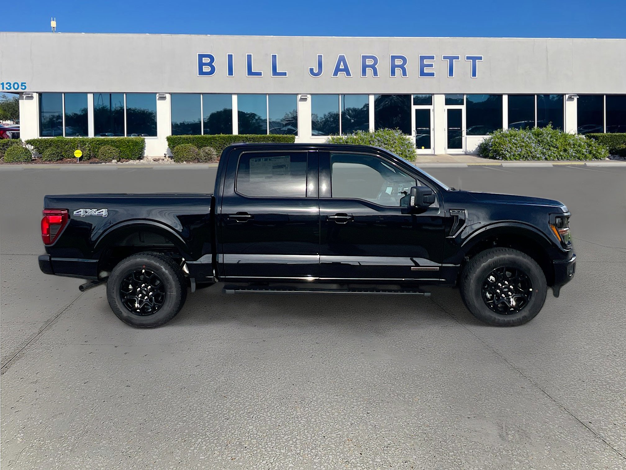 2025 Ford F-150 XLT photo 3