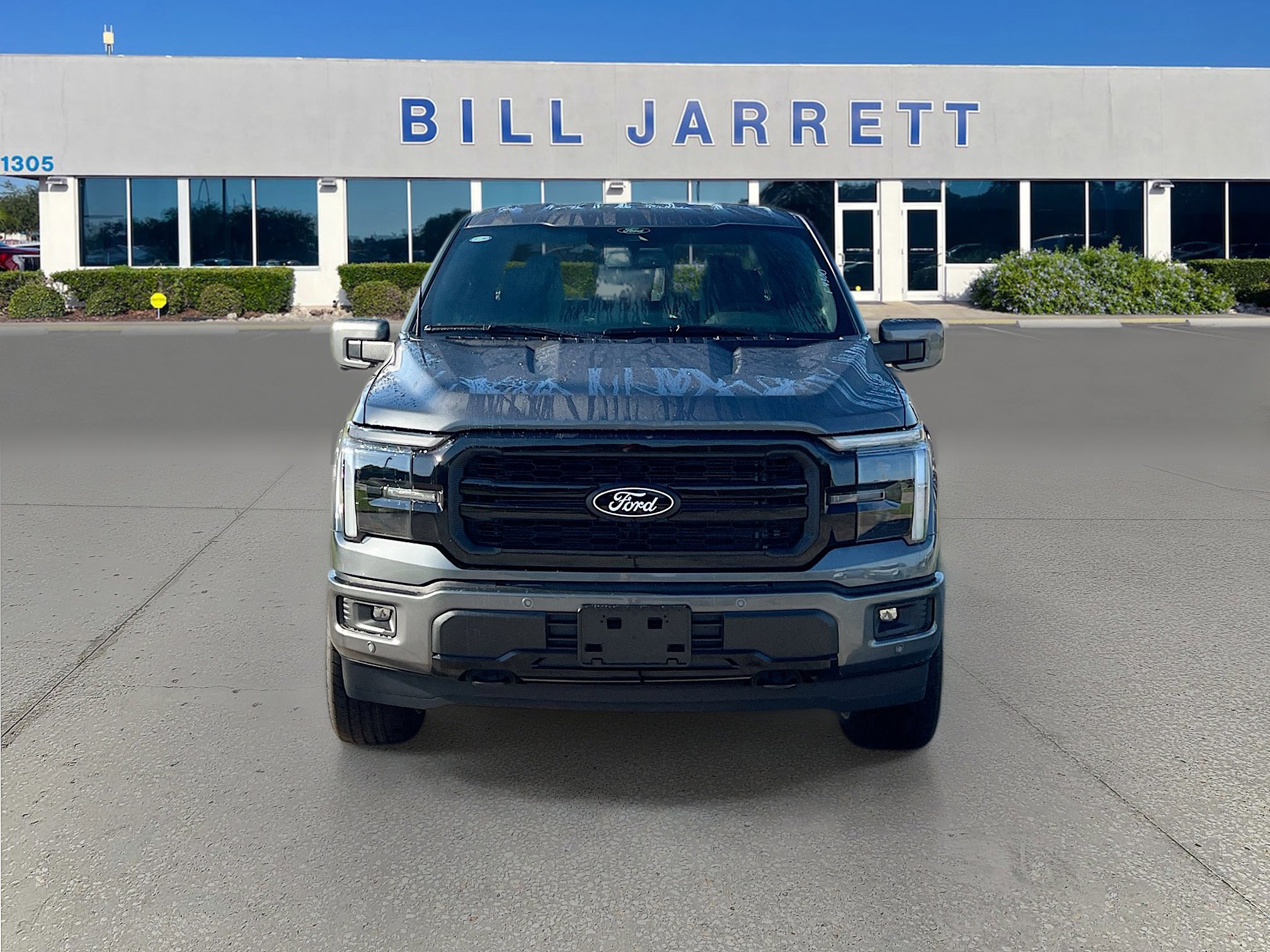 2025 Ford F-150 Lariat photo 2
