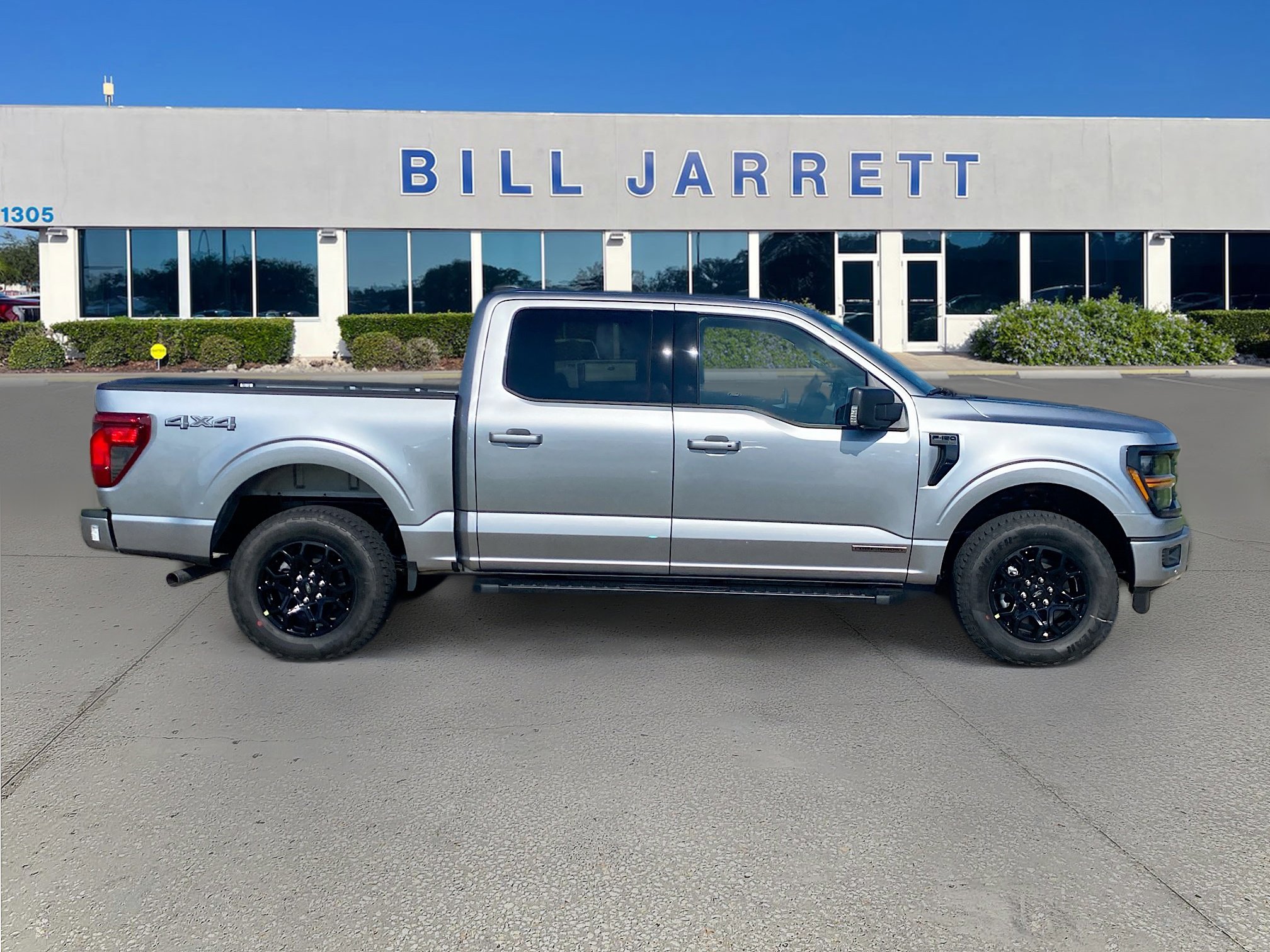 2025 Ford F-150 XLT photo 3