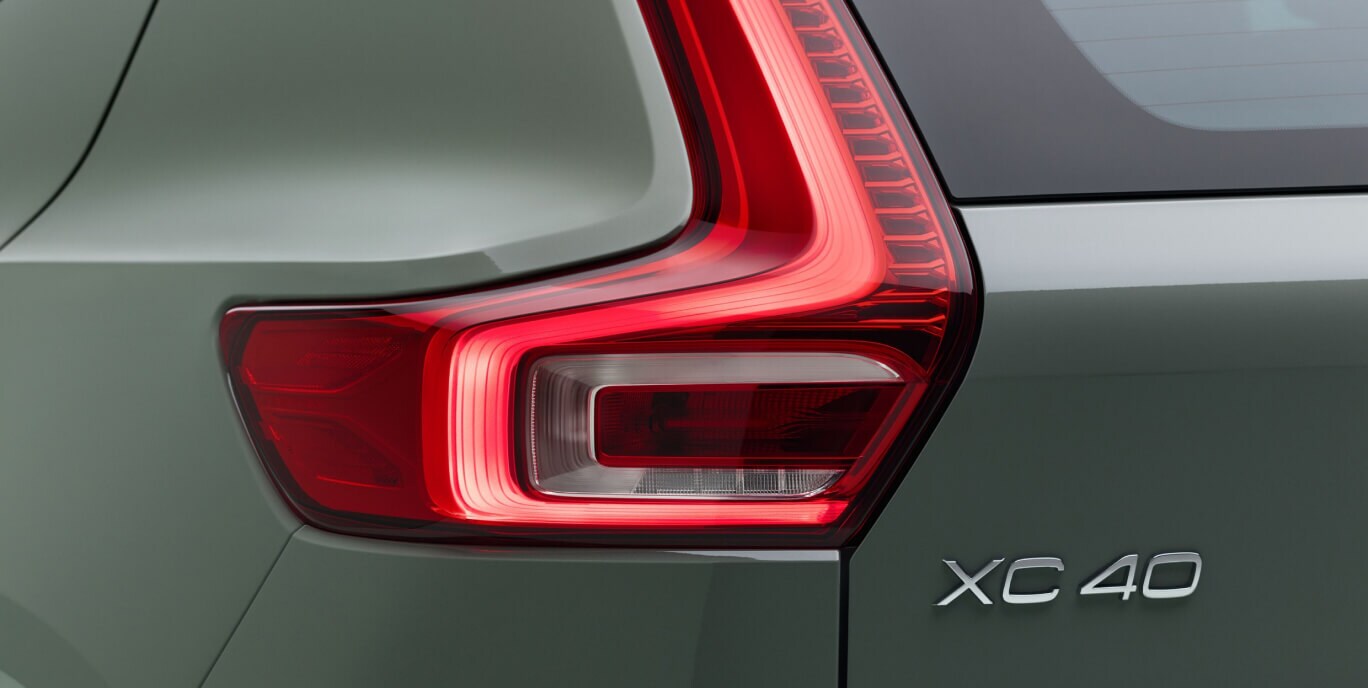 2023 Volvo XC40 Vs. 2024 Volvo XC40 Specs, MPG, Features