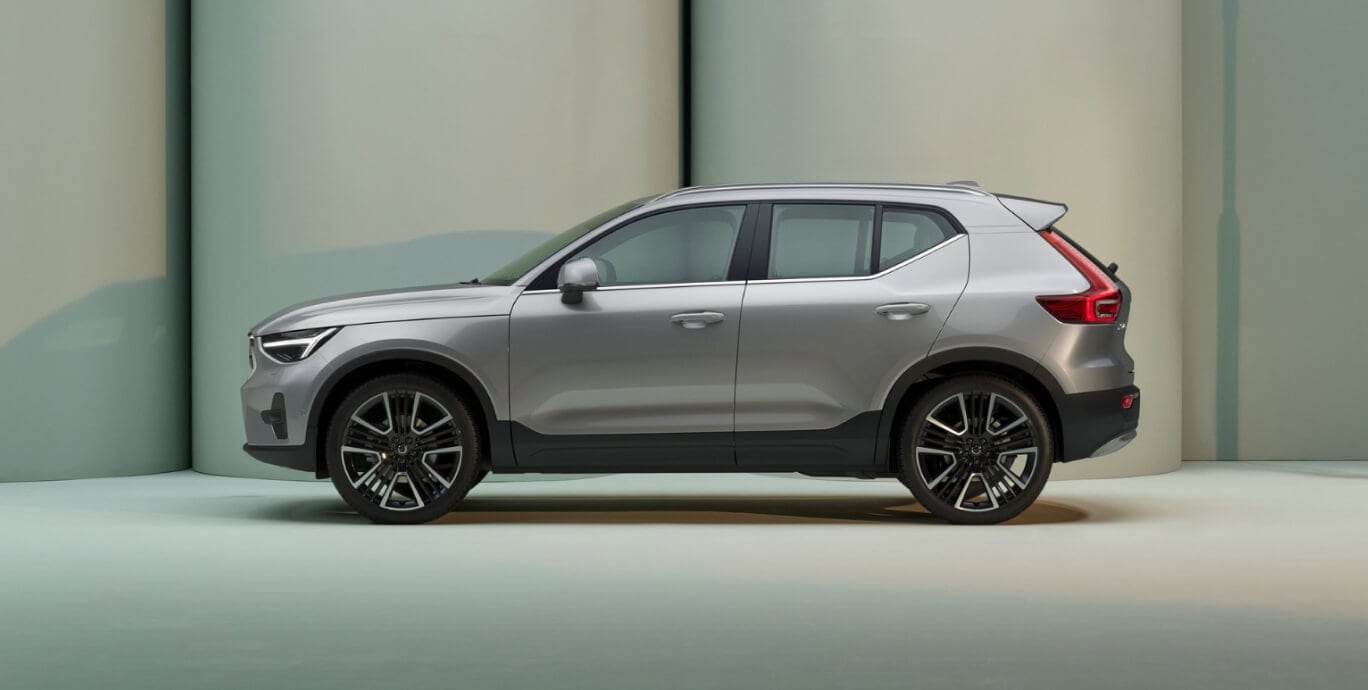 2023 Volvo XC40 Vs. 2024 Volvo XC40 Specs, MPG, Features