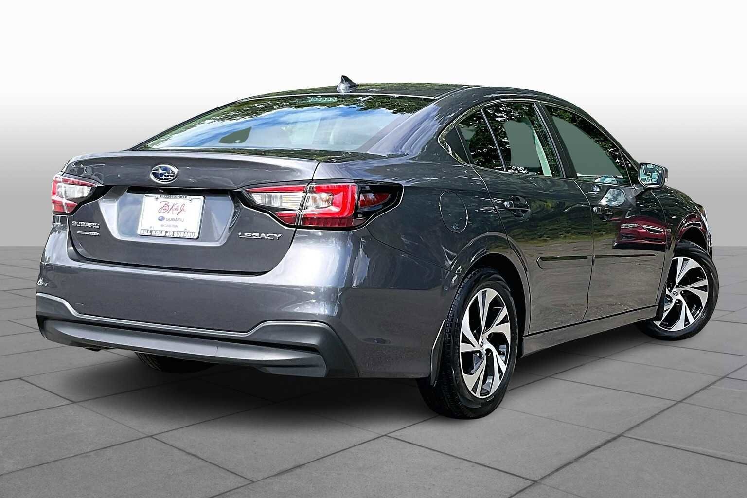 2022 Subaru Legacy Base photo 2