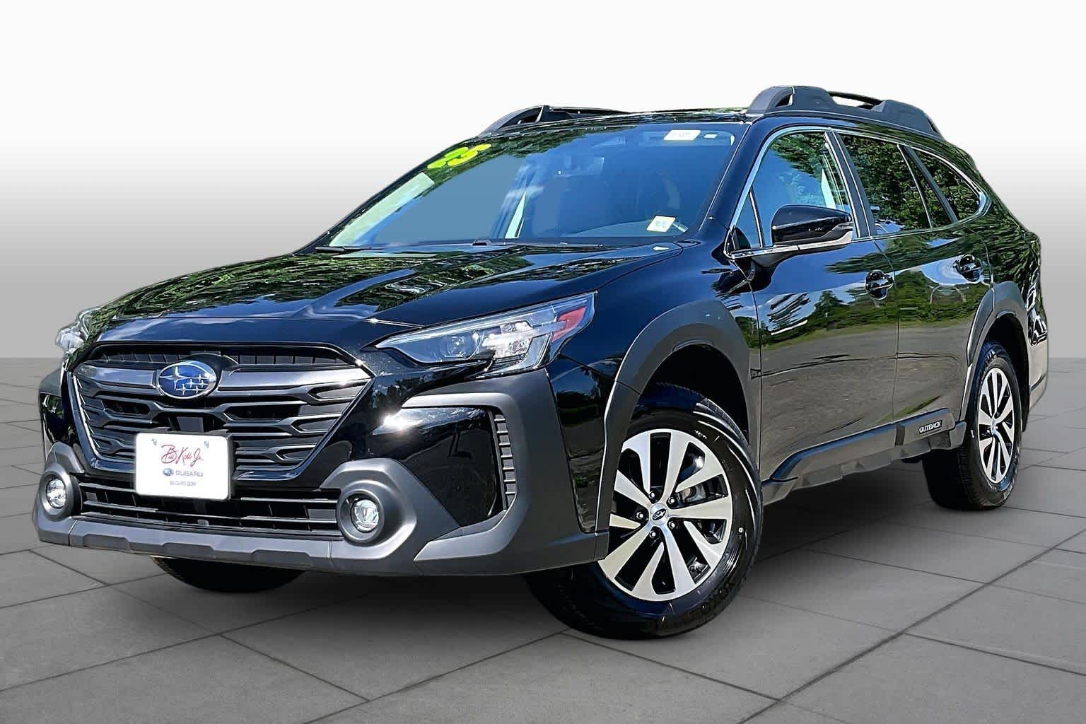 2025 Subaru Outback Premium's photo