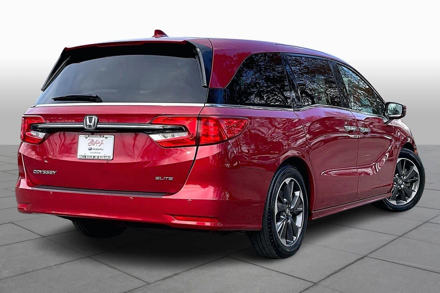 2022 Honda Odyssey Elite photo 2