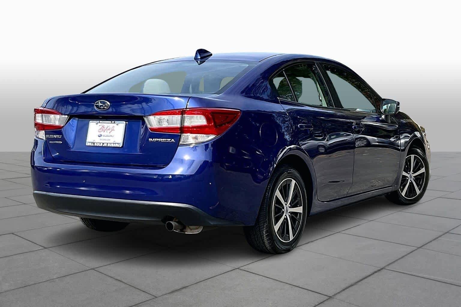 2022 Subaru Impreza Premium photo 2