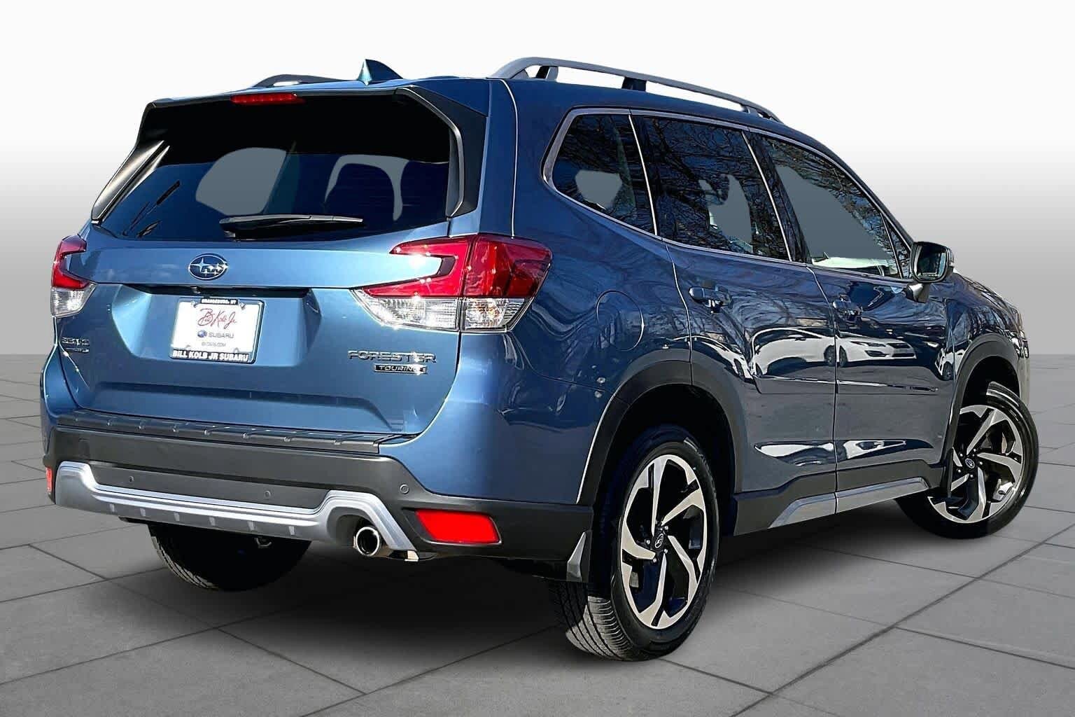 2023 Subaru Forester Touring photo 2