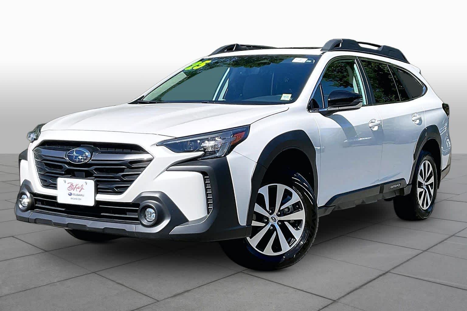 2025 Subaru Outback Premium's photo