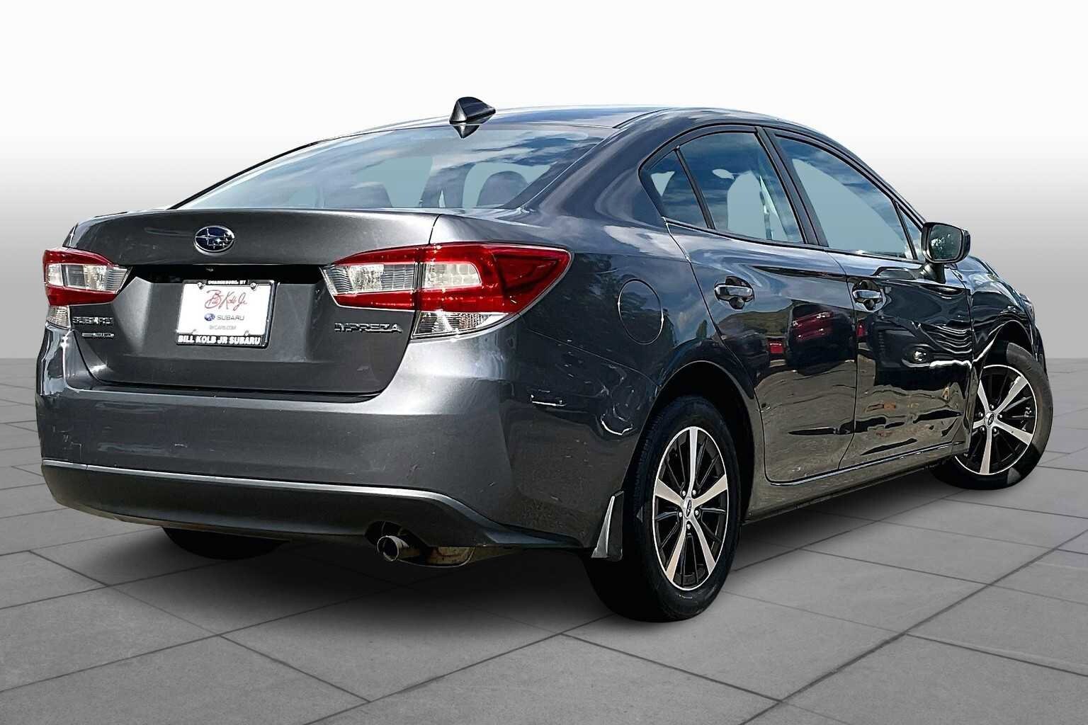 2021 Subaru Impreza Premium photo 2