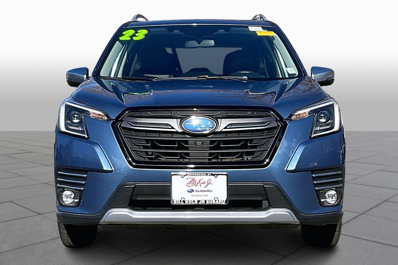 2023 Subaru Forester Touring photo 3