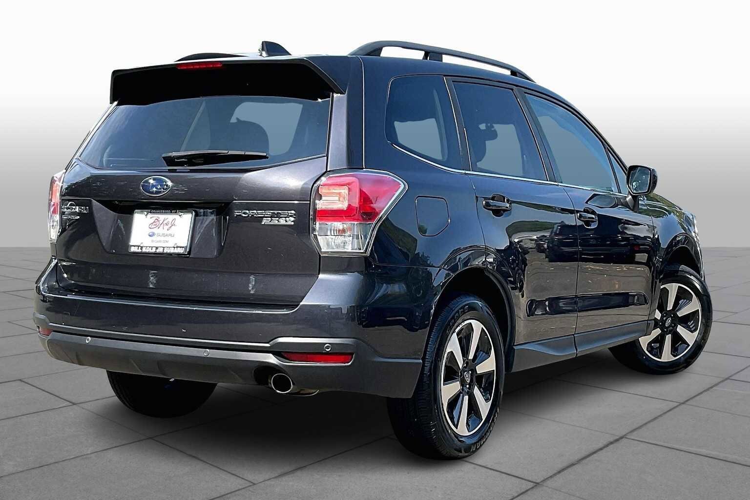 2017 Subaru Forester 2.5i Limited photo 2