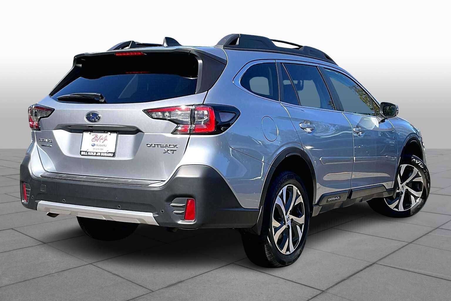 2022 Subaru Outback Limited XT photo 2