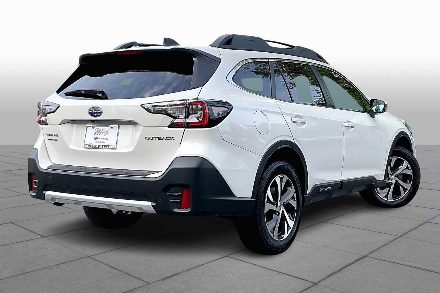 2022 Subaru Outback Limited photo 2
