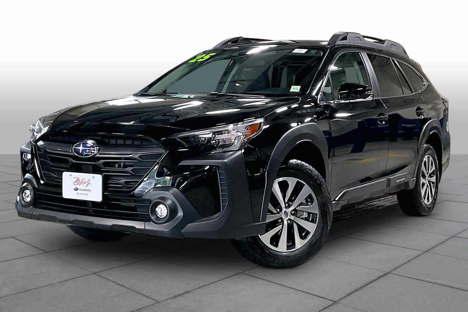 2025 Subaru Outback Premium's photo