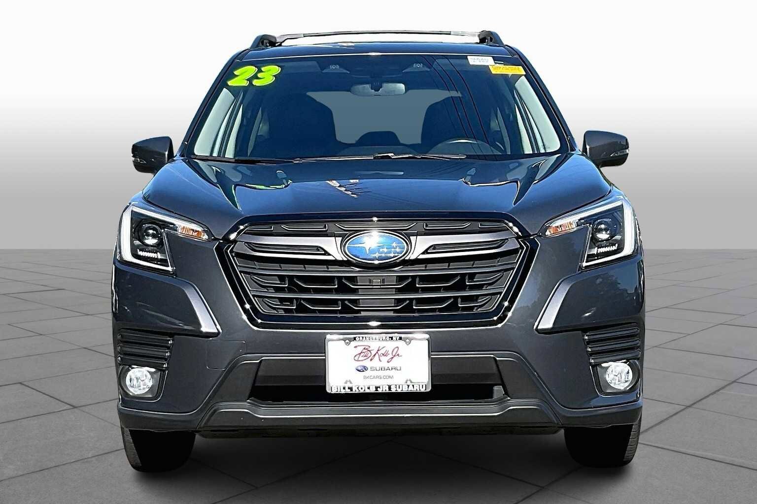 2023 Subaru Forester Limited Base photo 3