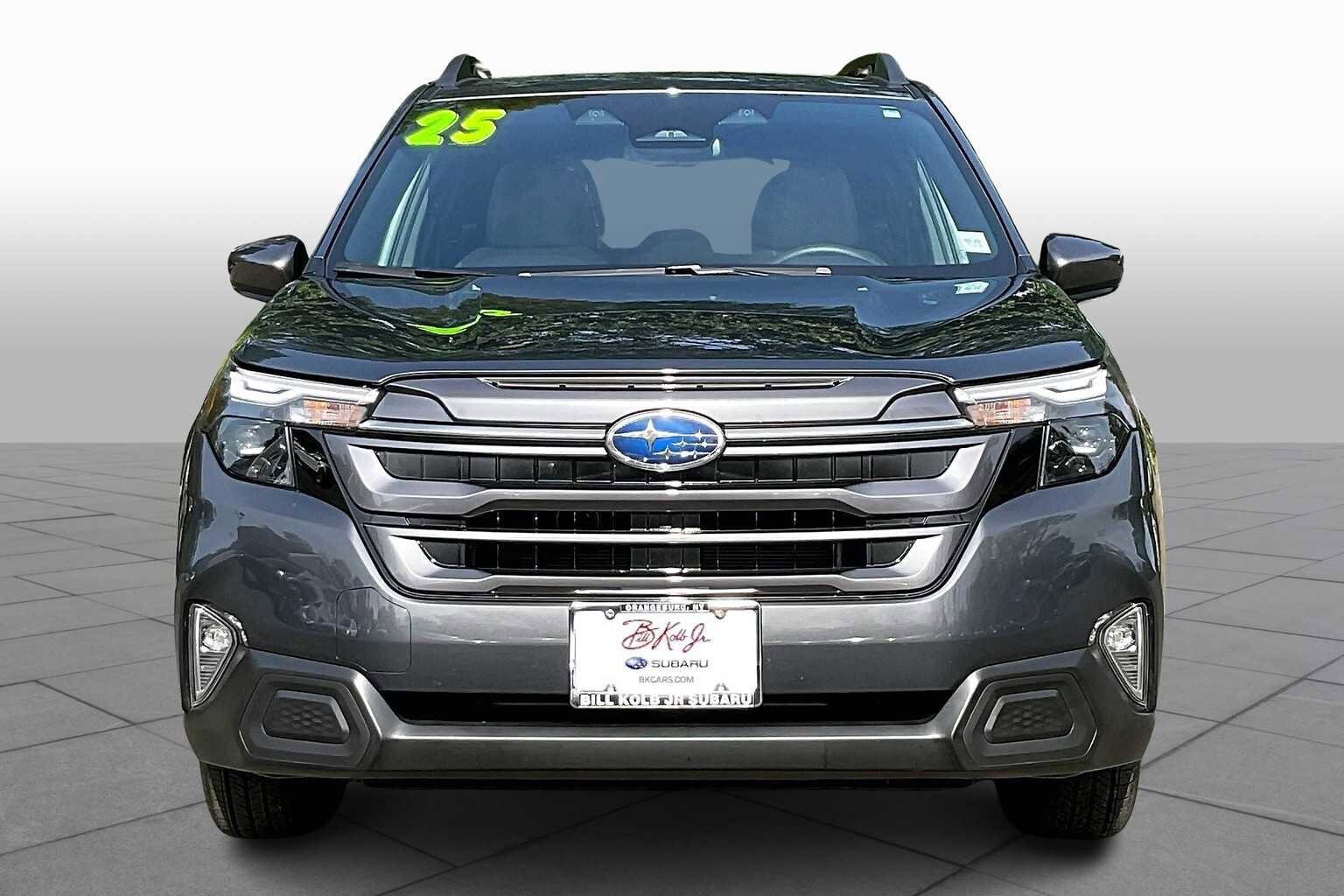 2025 Subaru Forester Premium photo 2