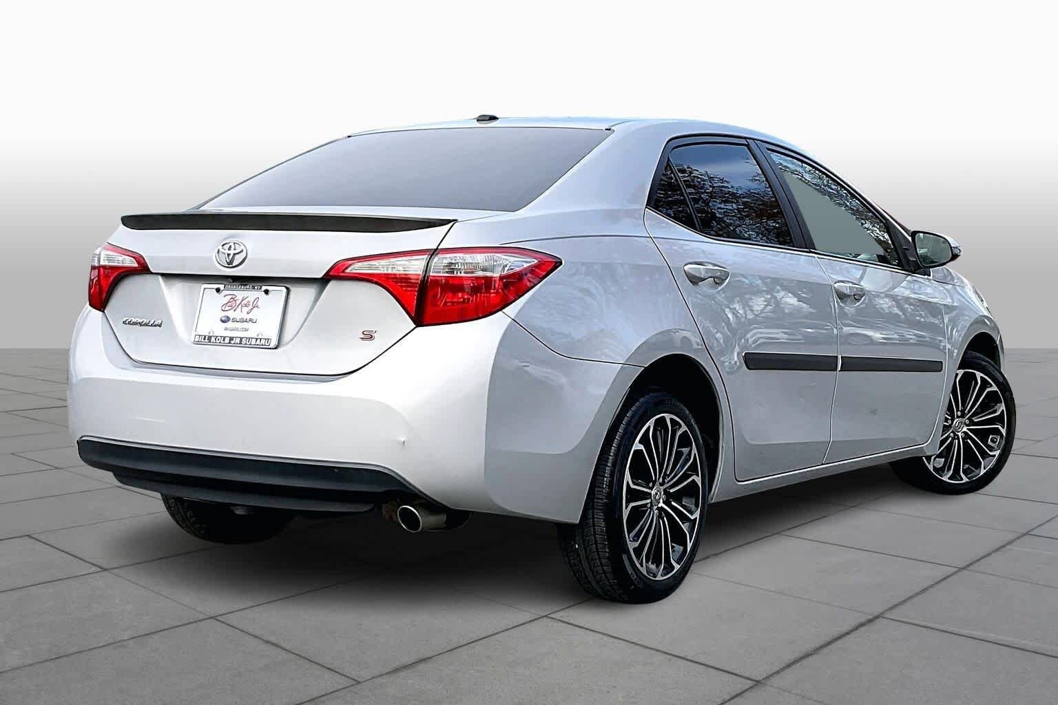 2014 Toyota Corolla Plus photo 2