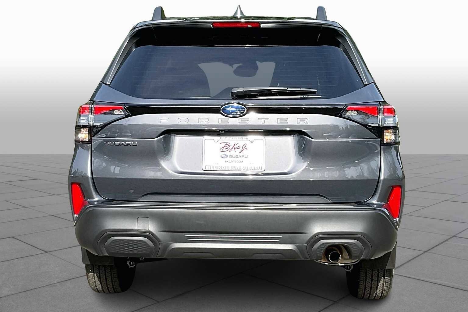 2025 Subaru Forester Premium photo 3