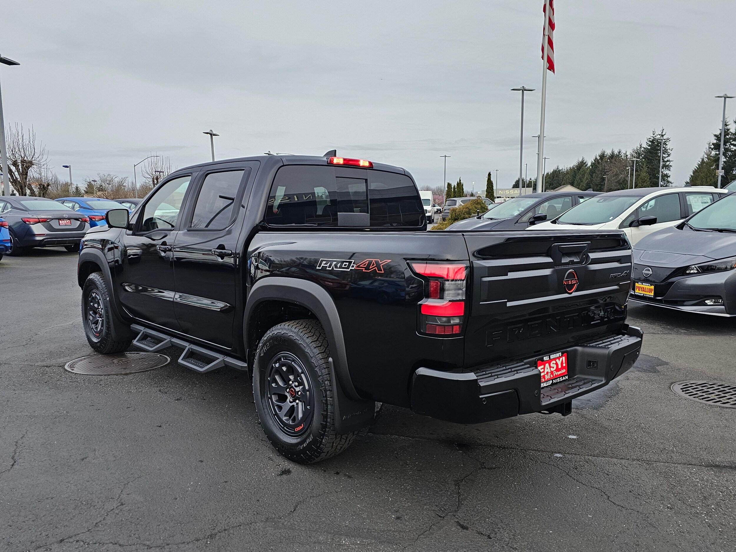 2025 Nissan Frontier PRO-4X photo 3