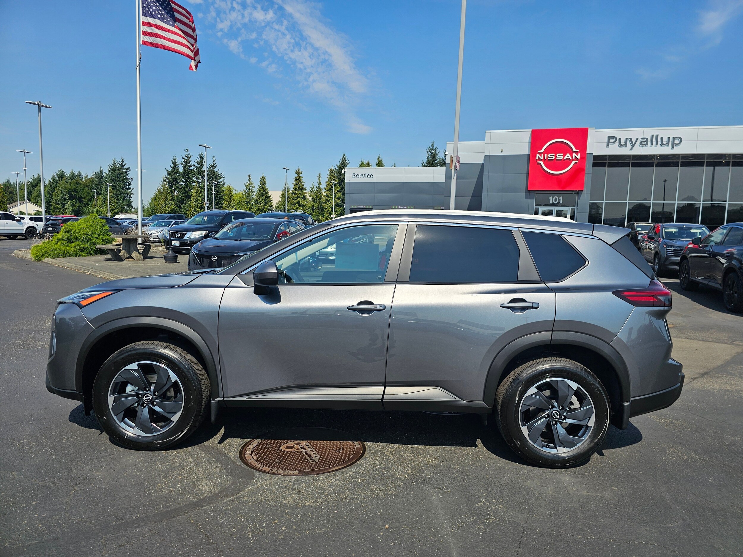 2026 Nissan Rogue SV photo 2