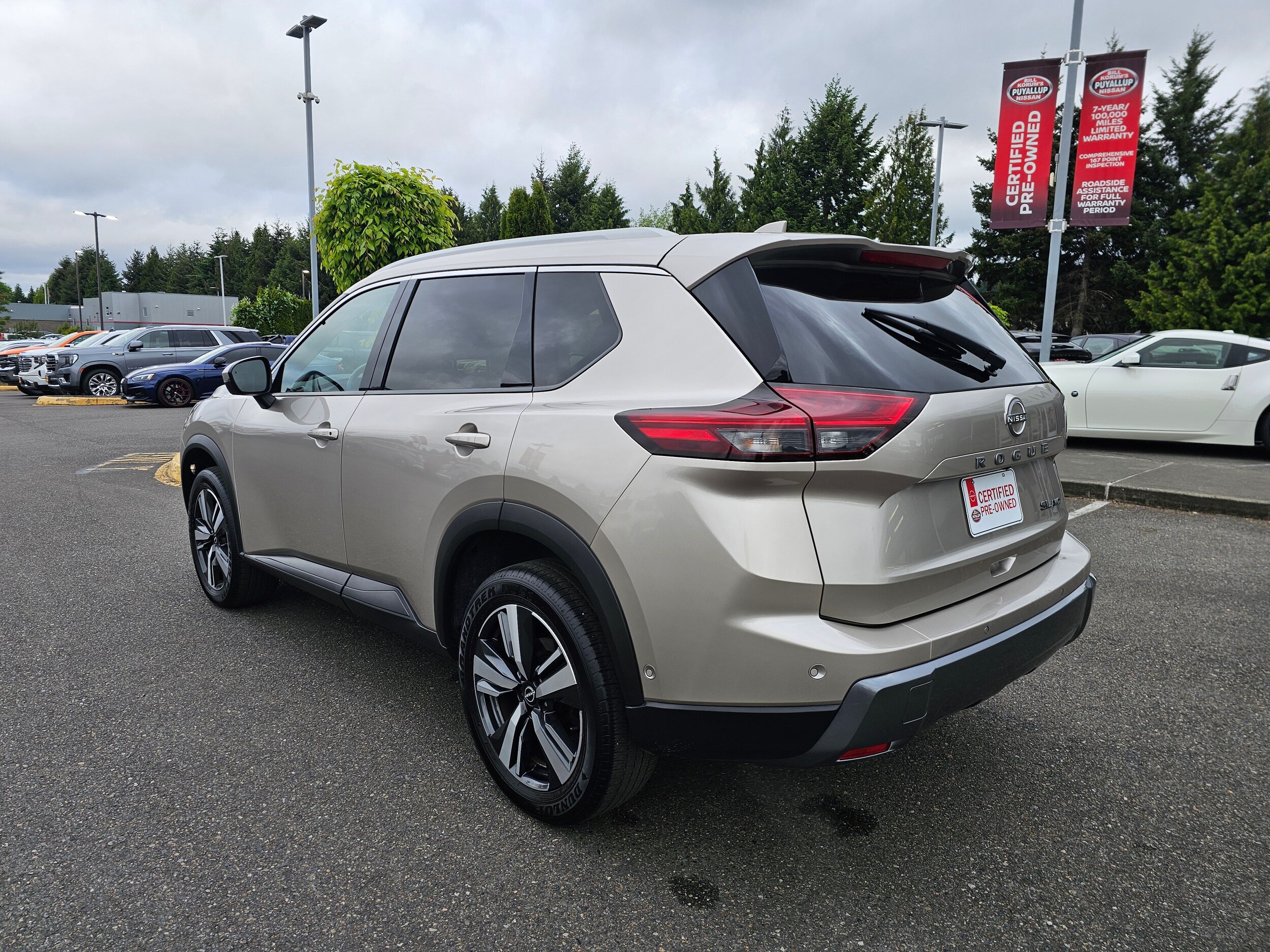 2024 Nissan Rogue SL photo 3