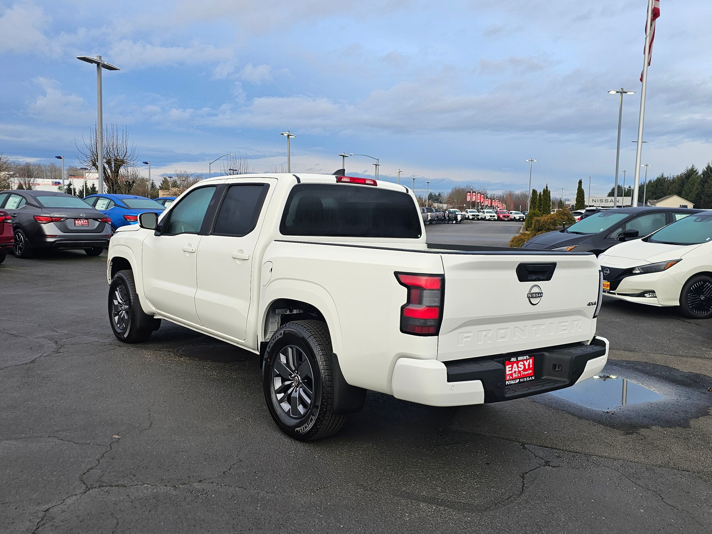 2025 Nissan Frontier SV photo 3