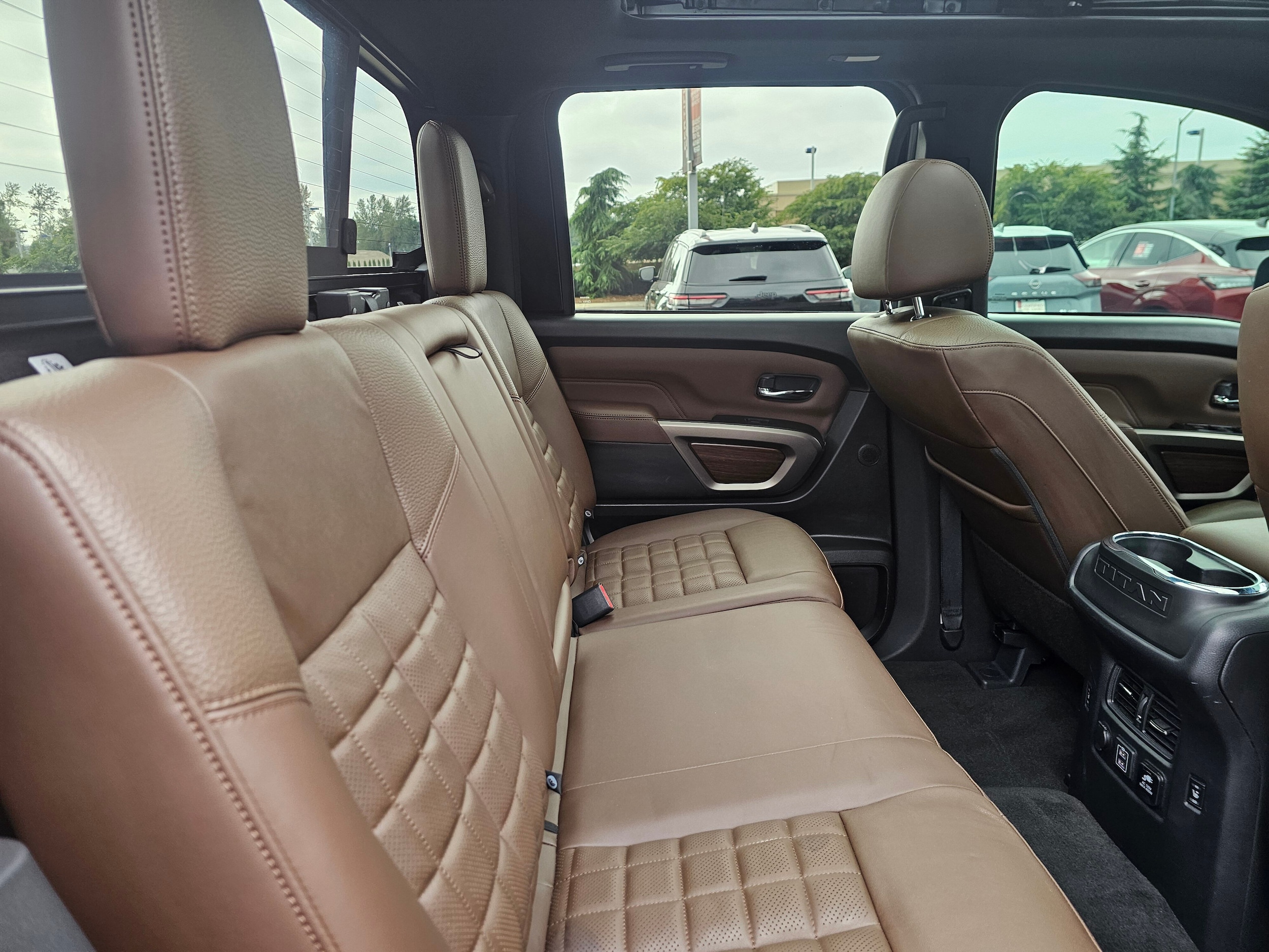 2024 Nissan Titan Platinum Reserve - Photo 16