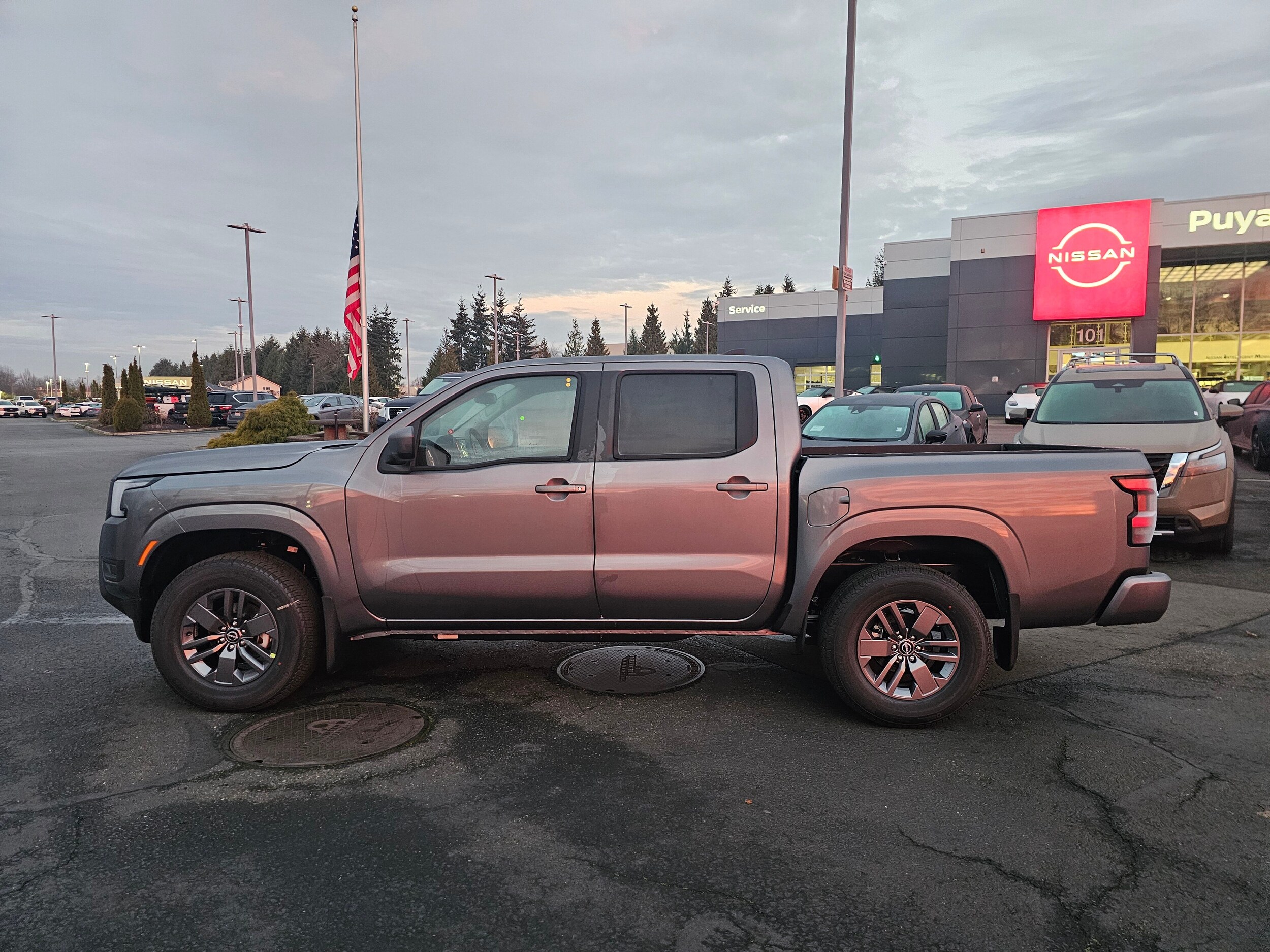 2025 Nissan Frontier SV photo 2