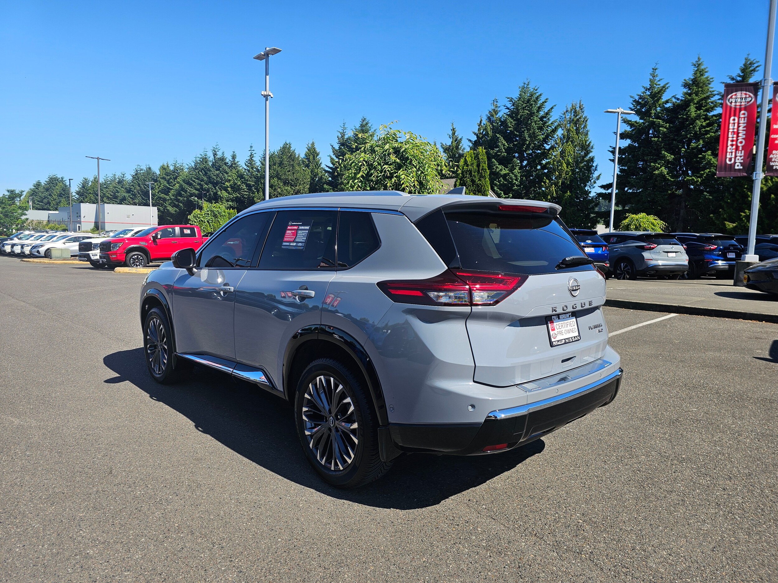 2024 Nissan Rogue Platinum photo 3