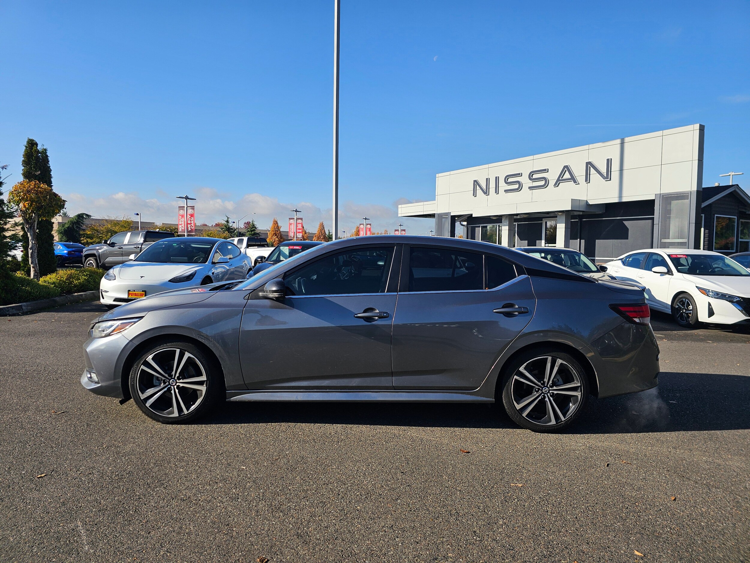 2023 Nissan Sentra SR photo 2