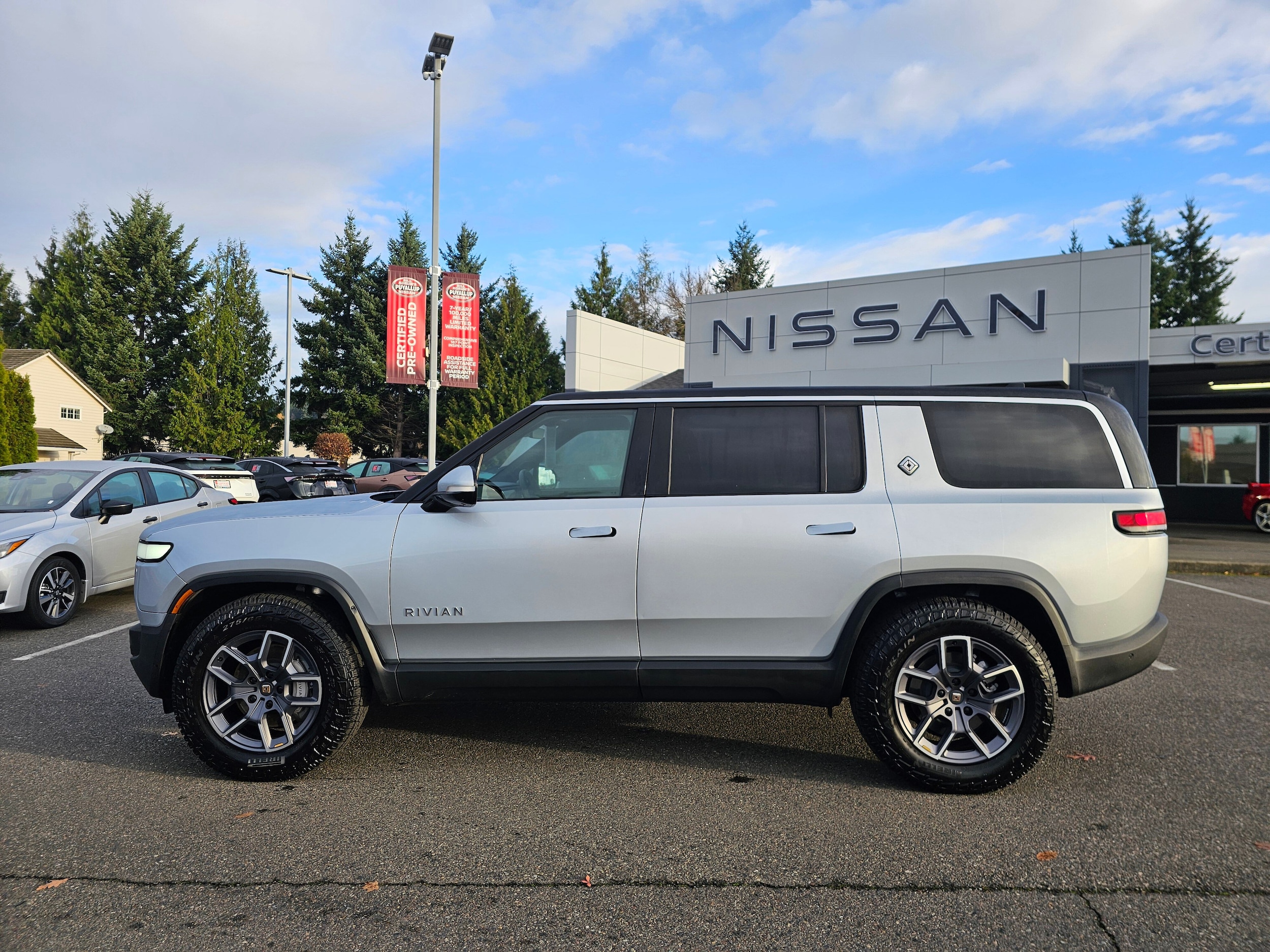 Used 2024 Rivian R1S Adventure with VIN 7PDSGBBA0RN033353 for sale in Puyallup, WA