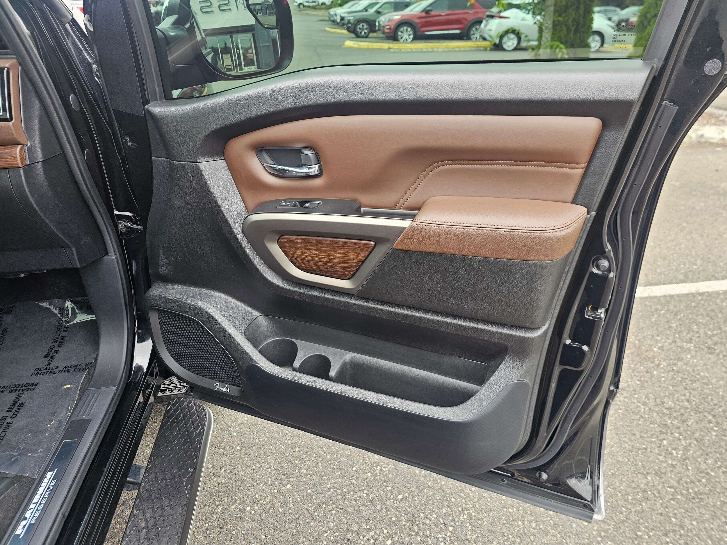 2024 Nissan Titan Platinum Reserve - Photo 11