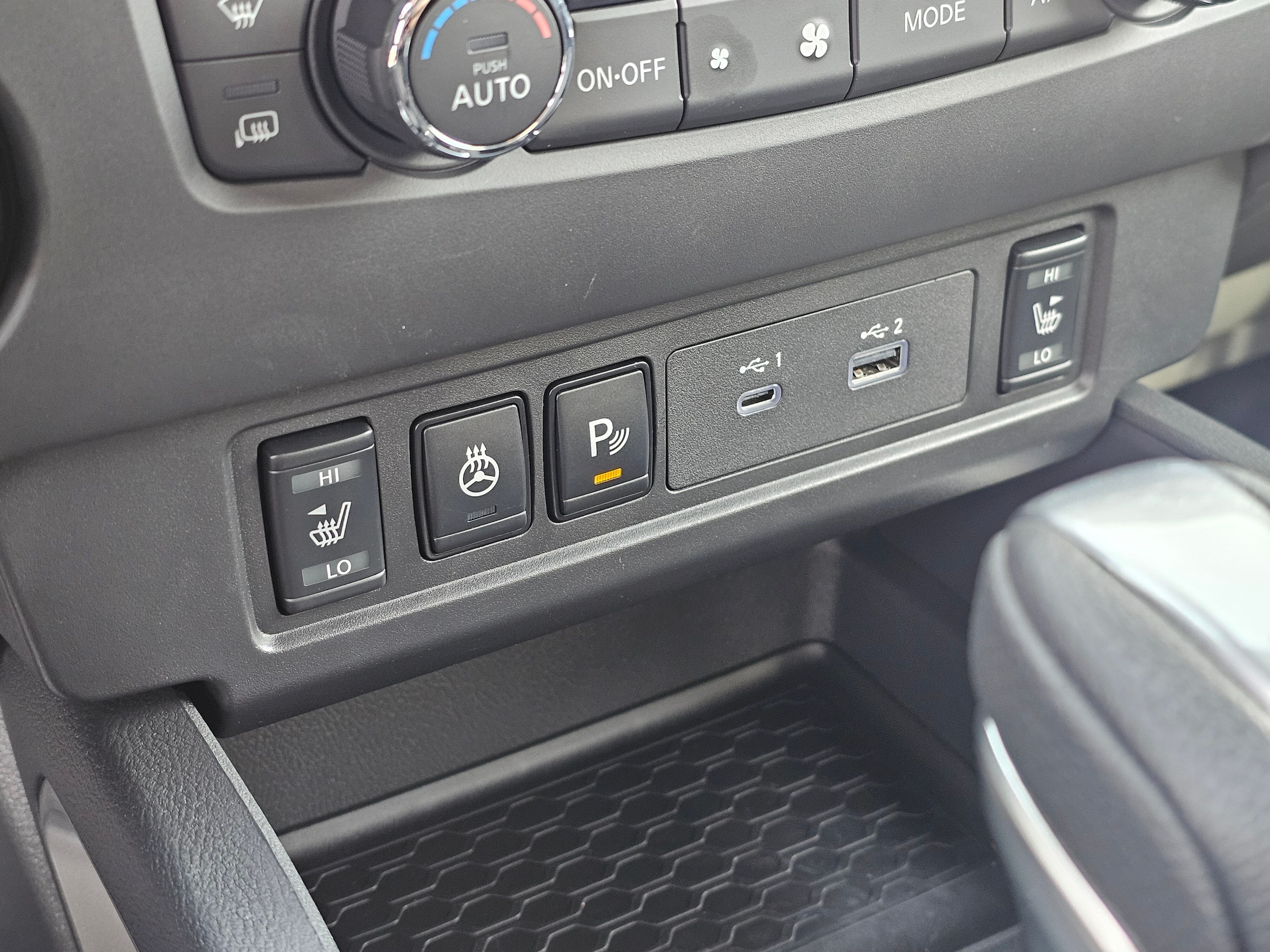 2025 Nissan Frontier SV - Photo 35