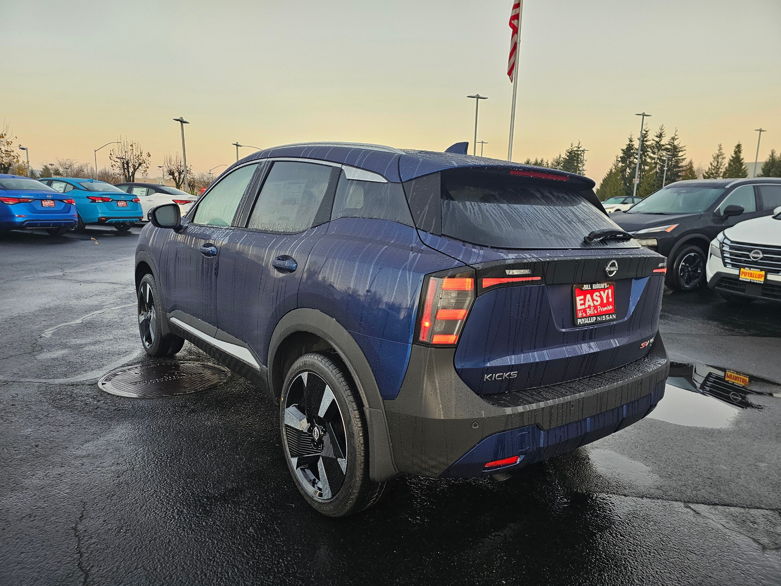 2025 Nissan Kicks SR photo 3