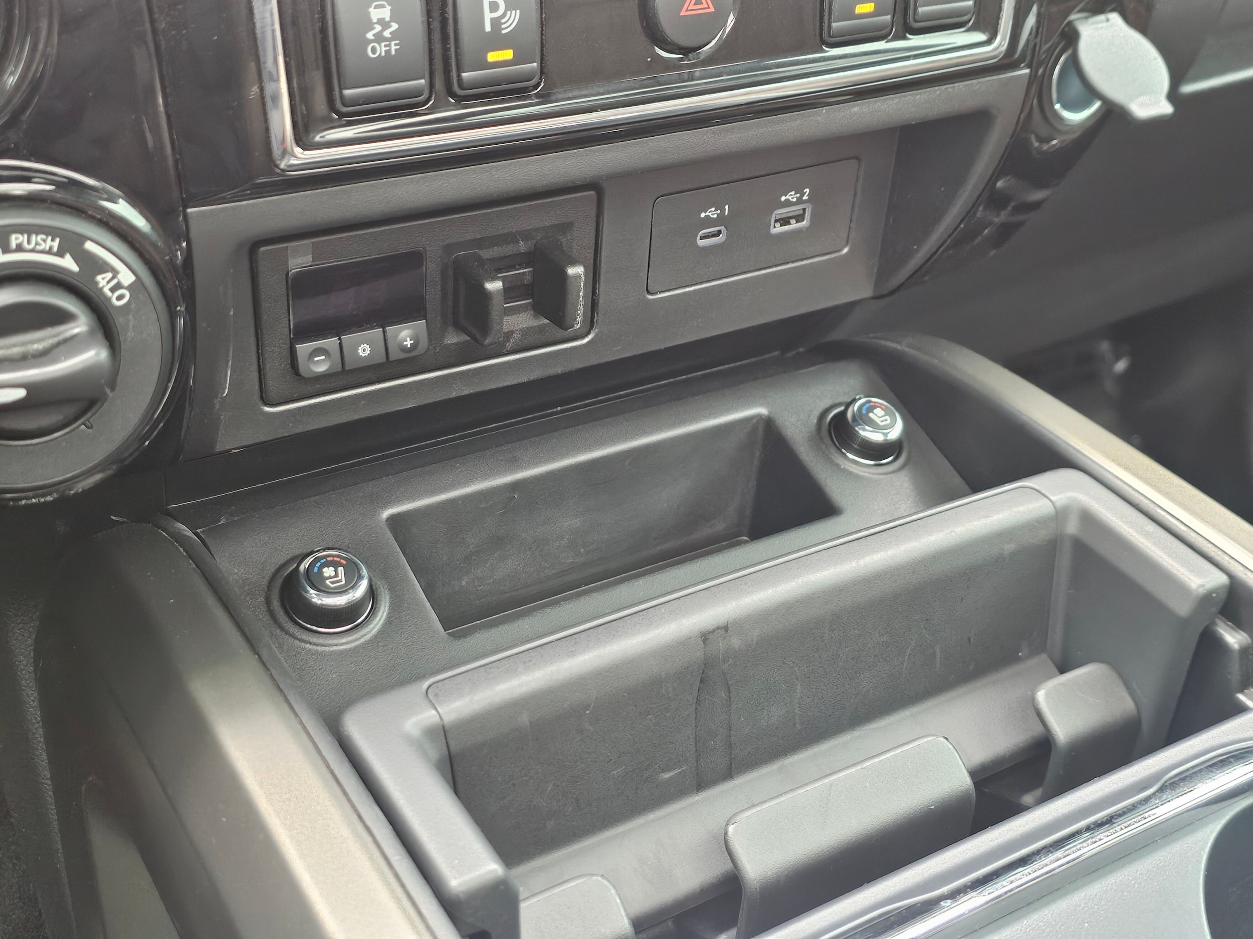 2024 Nissan Titan Platinum Reserve - Photo 37