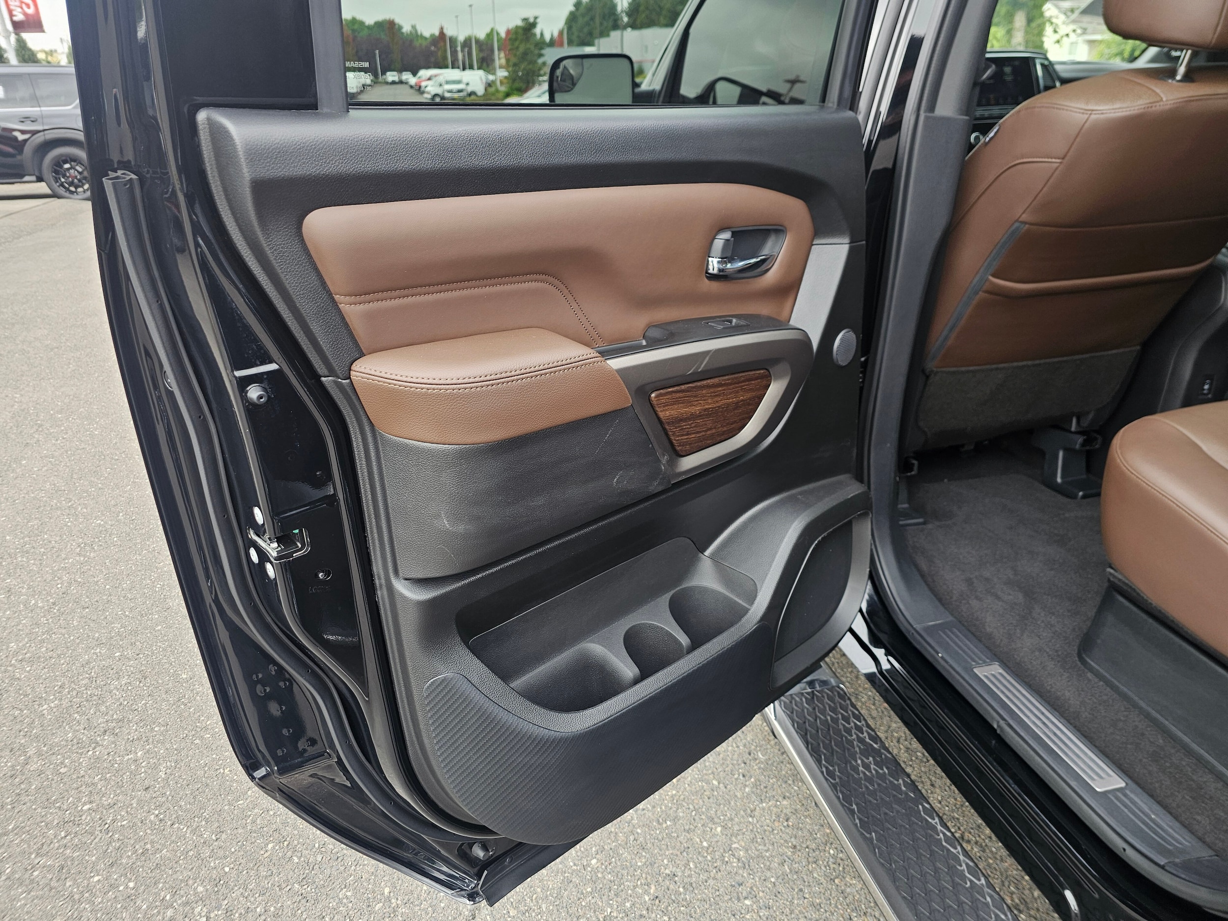 2024 Nissan Titan Platinum Reserve - Photo 20