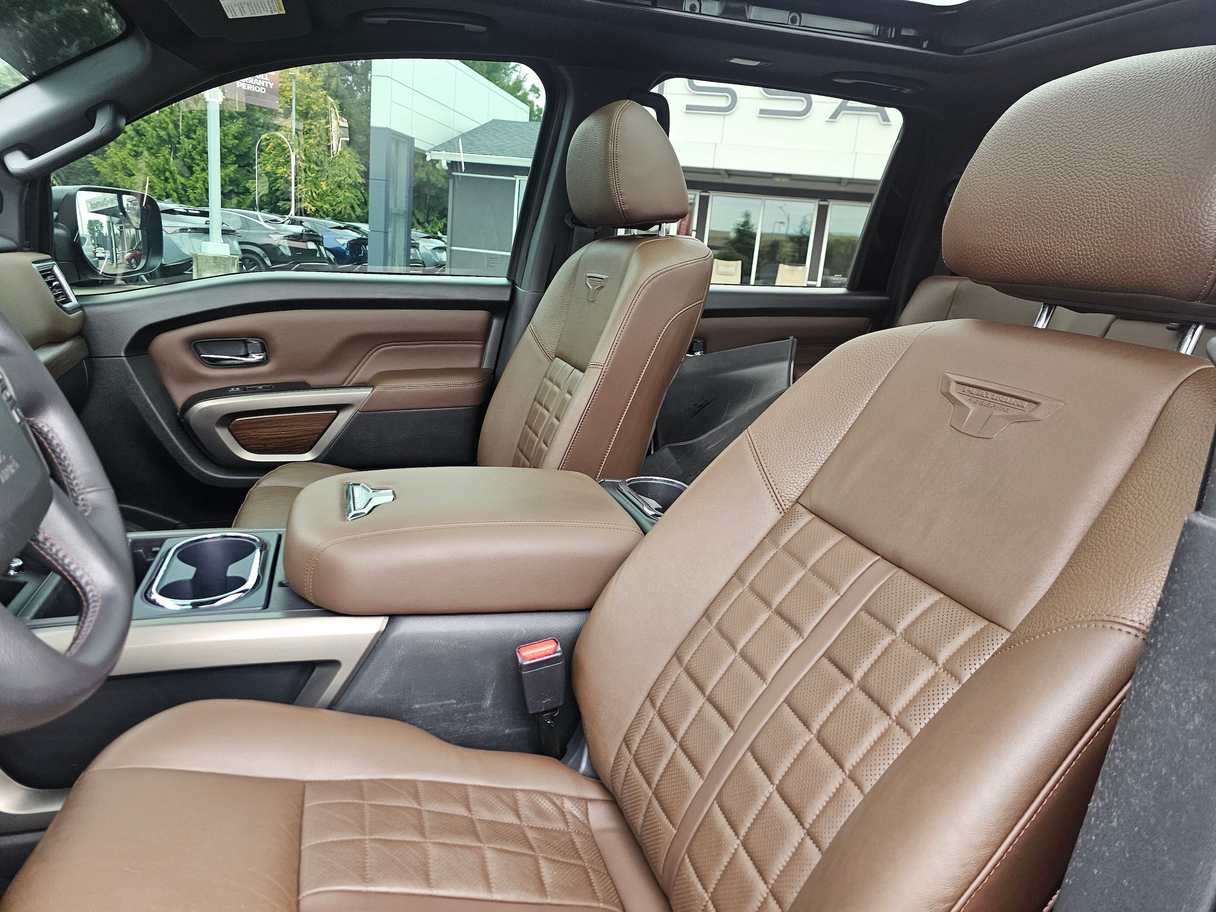 2024 Nissan Titan Platinum Reserve - Photo 26