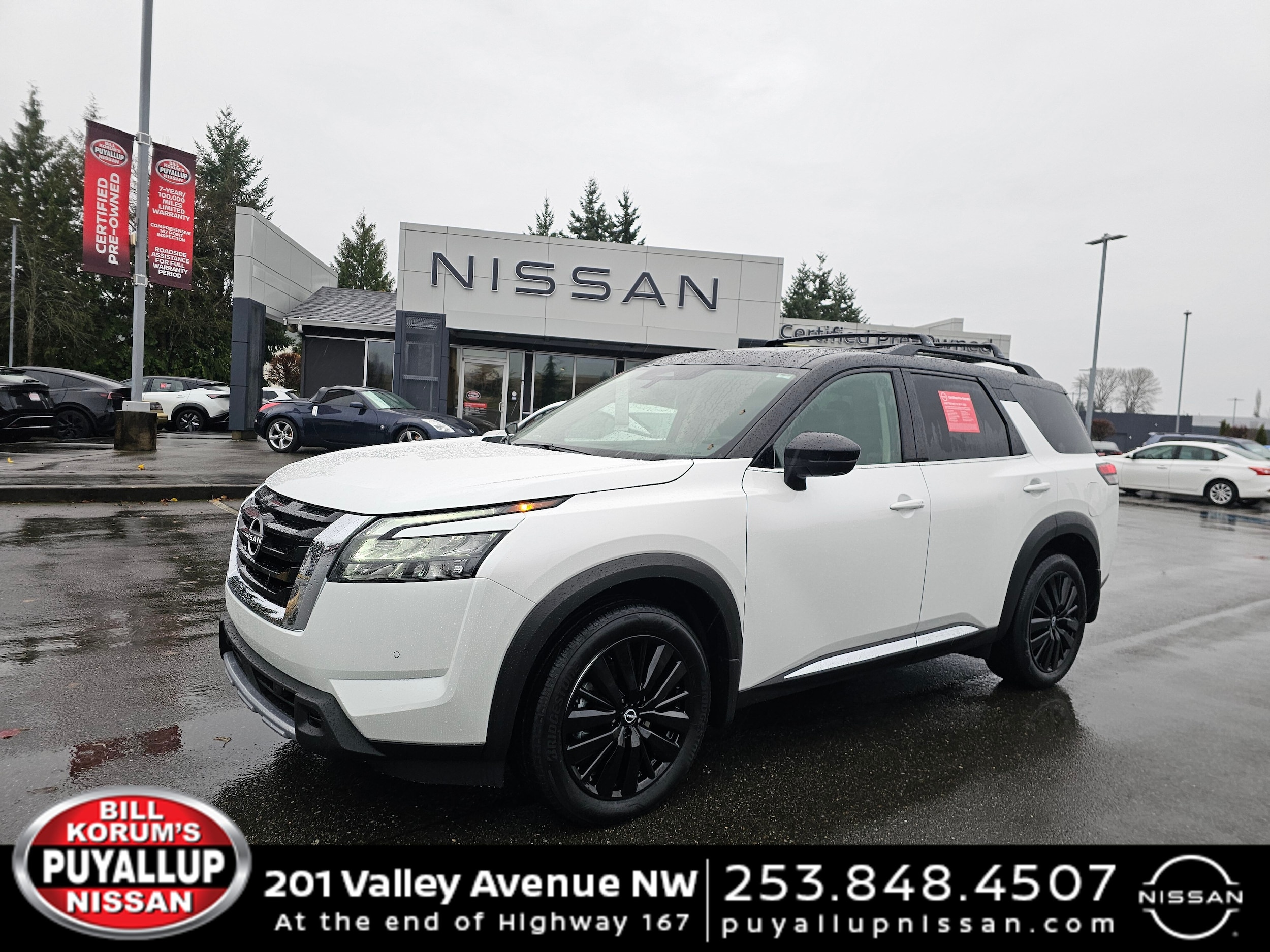 2025 Nissan Pathfinder Platinum's photo