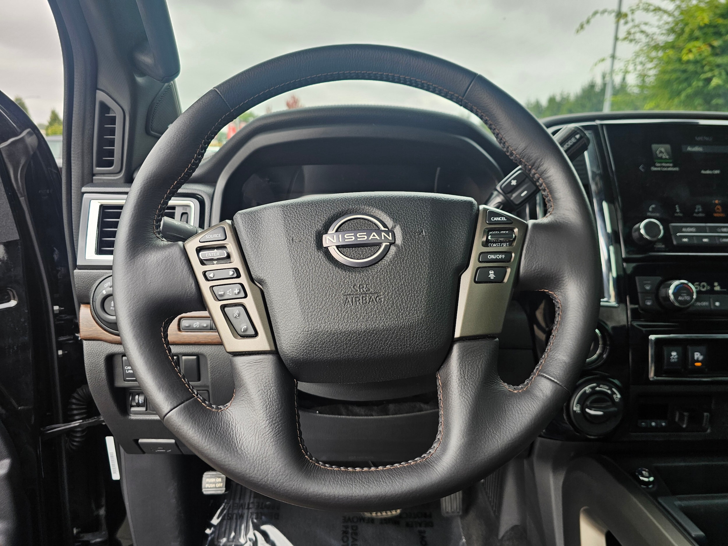 2024 Nissan Titan Platinum Reserve - Photo 30