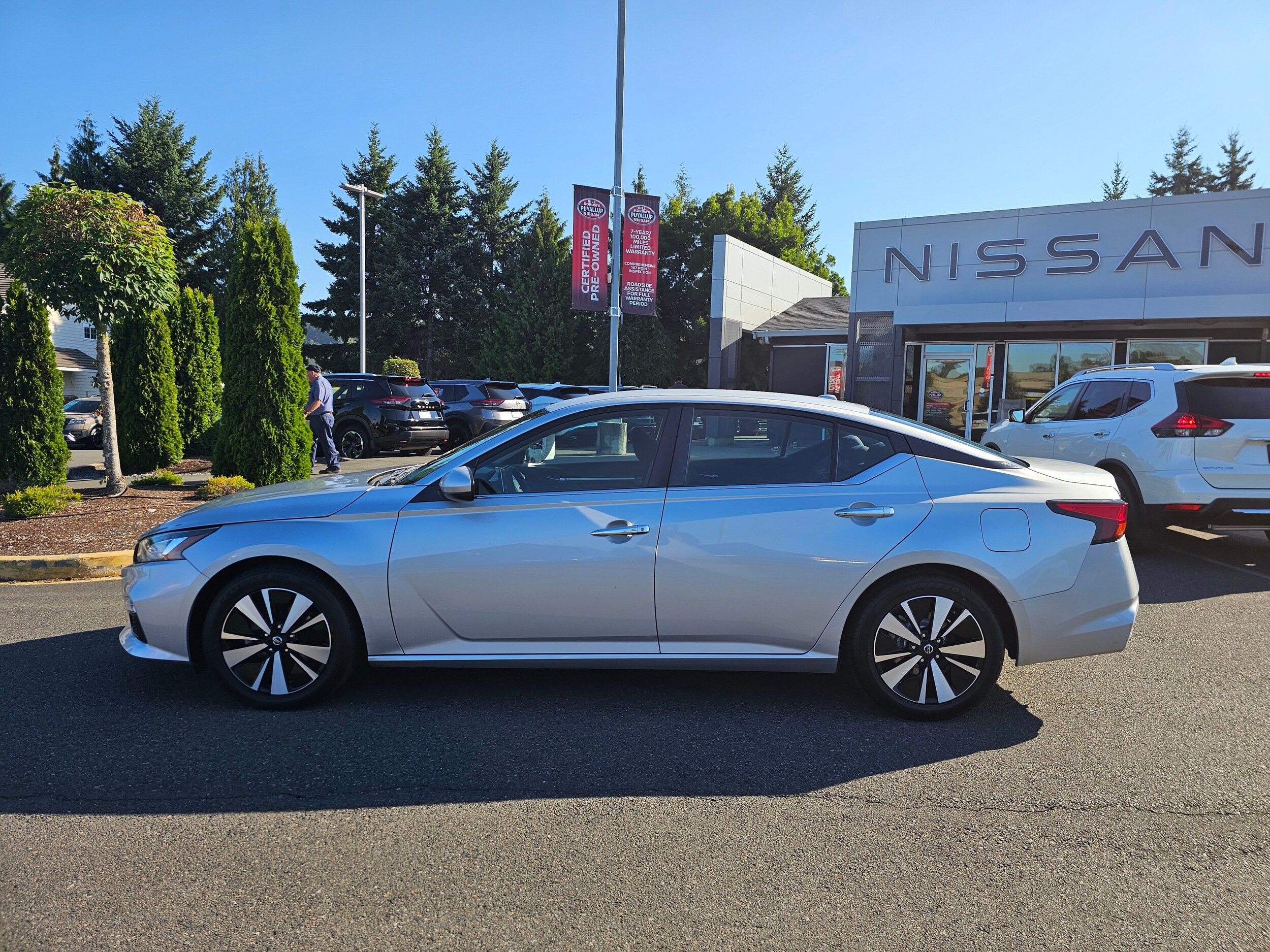 2021 Nissan Altima 2.5 SV photo 2
