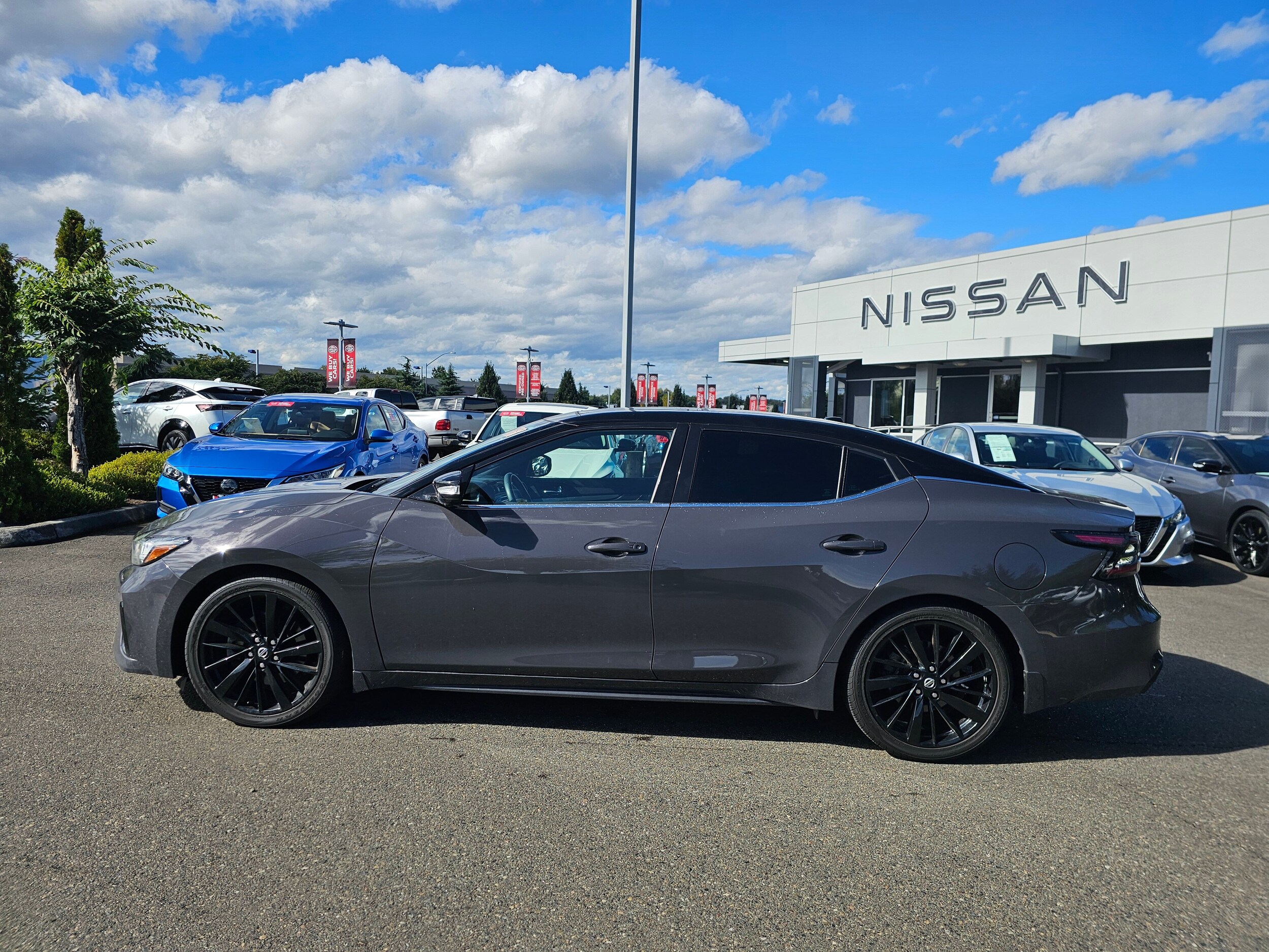 2021 Nissan Maxima Platinum photo 2