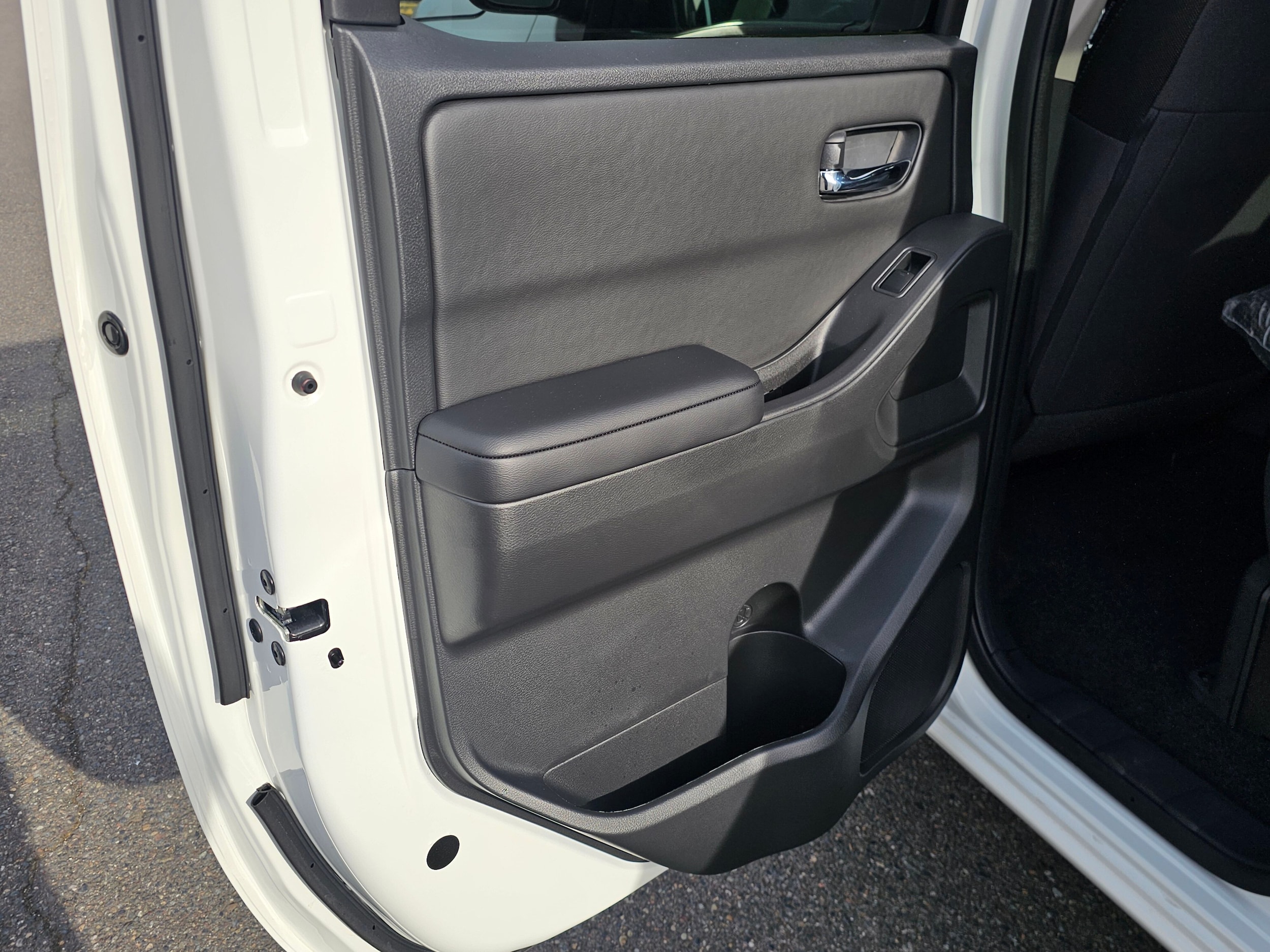 2025 Nissan Frontier SV - Photo 19