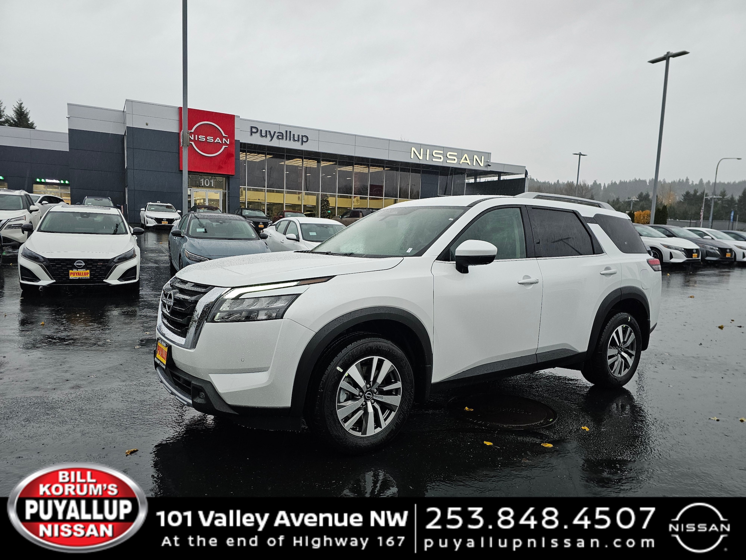 2025 Nissan Pathfinder SL's photo