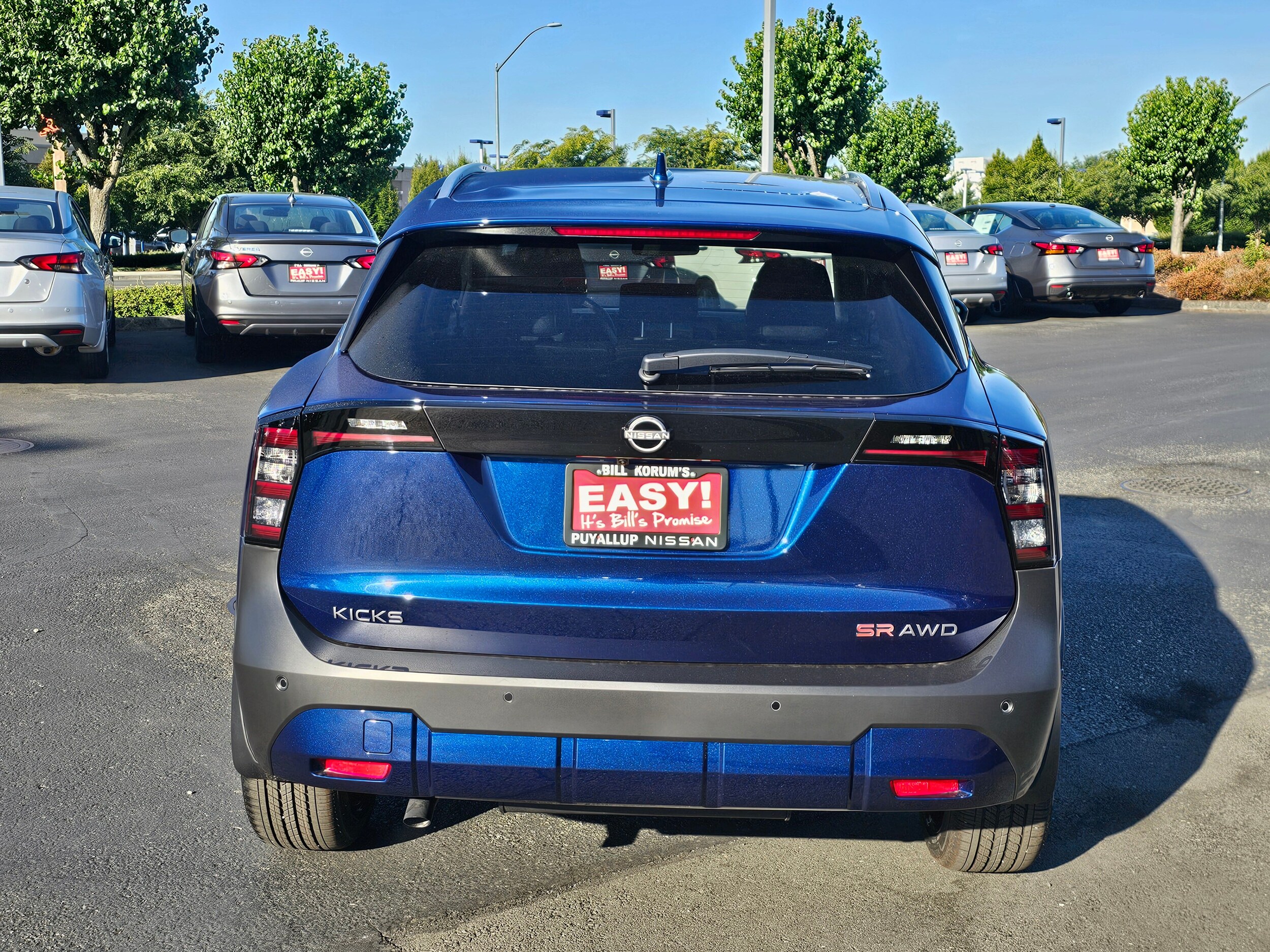 2025 Nissan Kicks SR photo 4