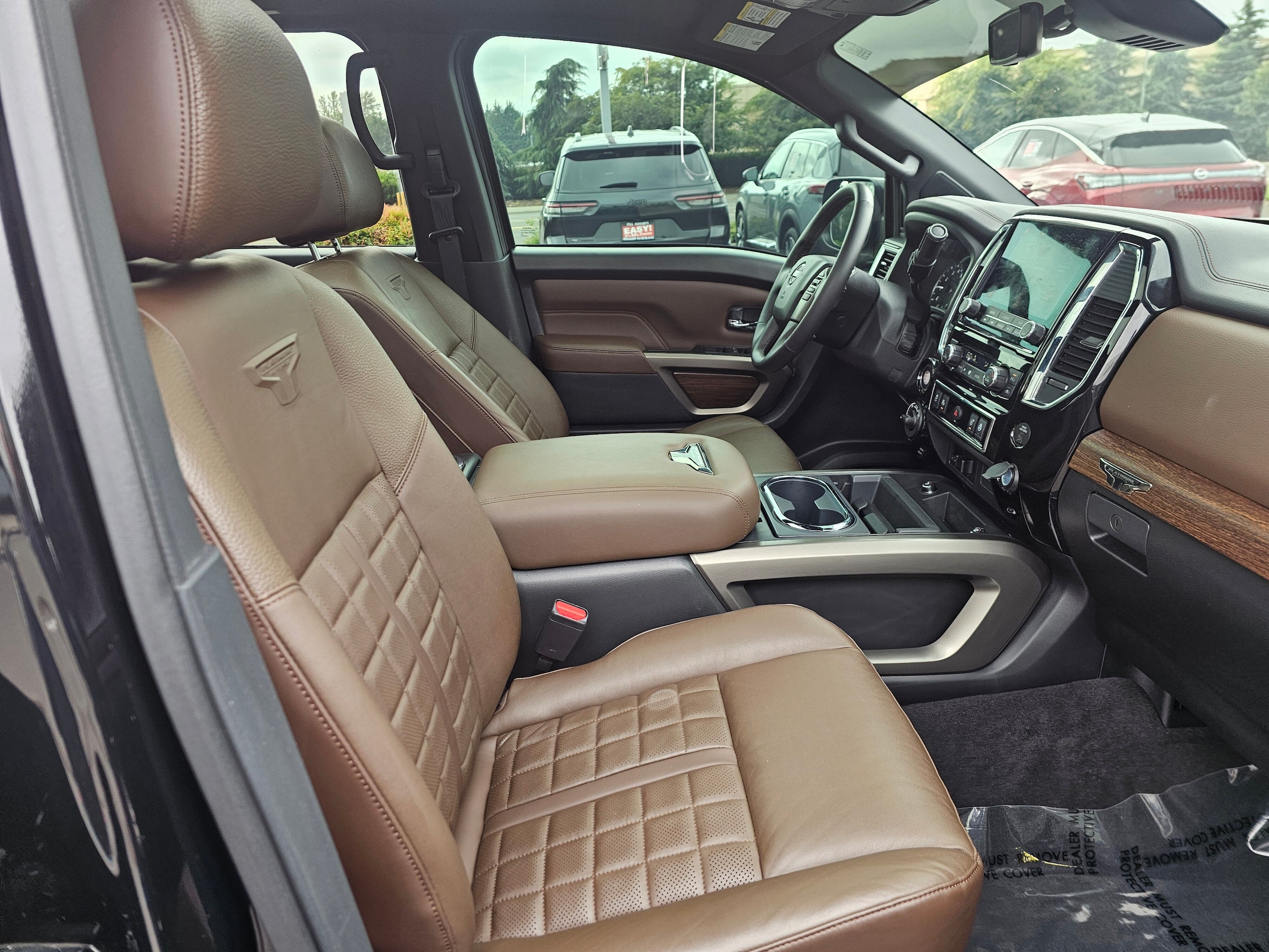 2024 Nissan Titan Platinum Reserve - Photo 12