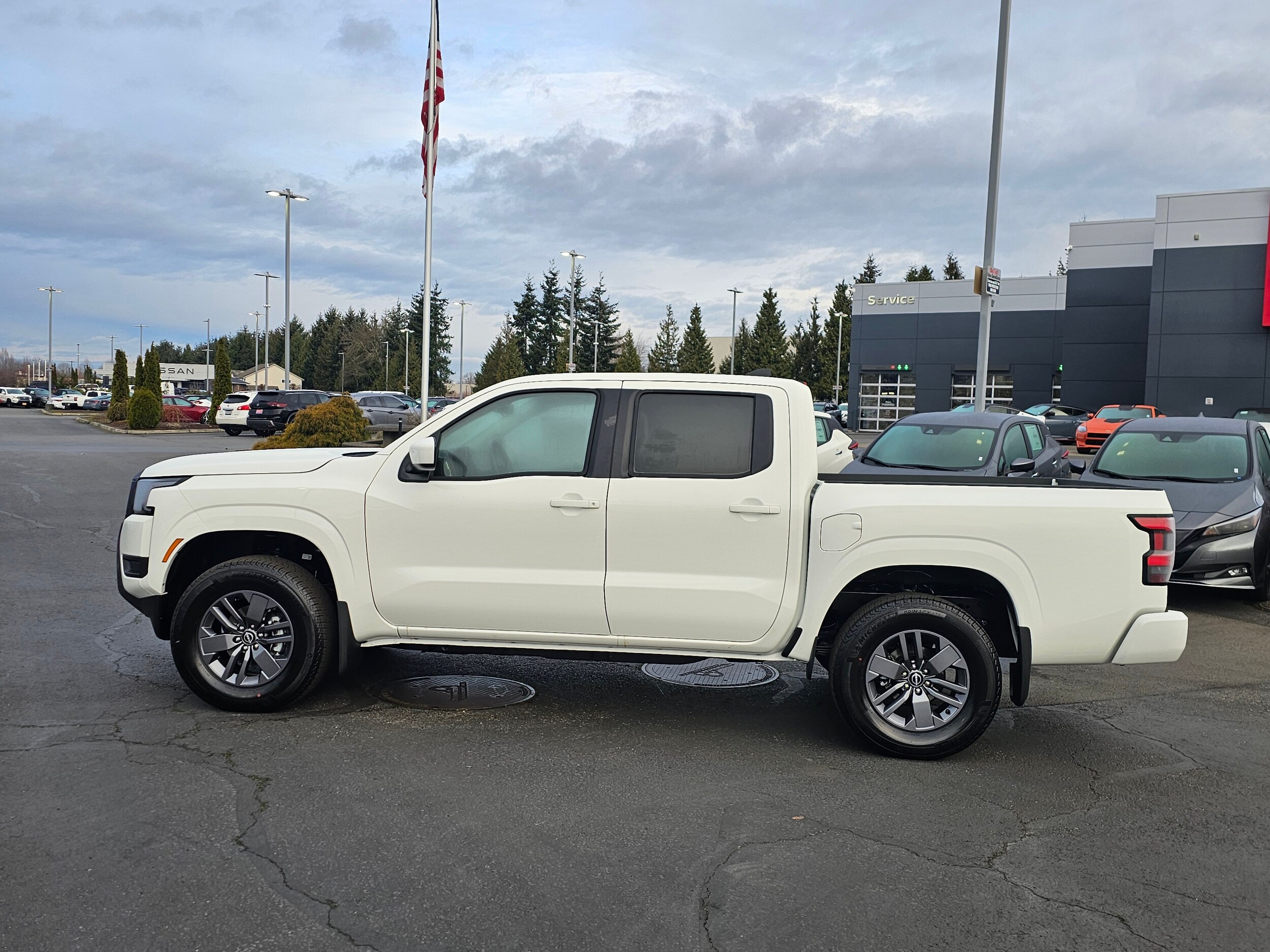 2025 Nissan Frontier SV photo 2