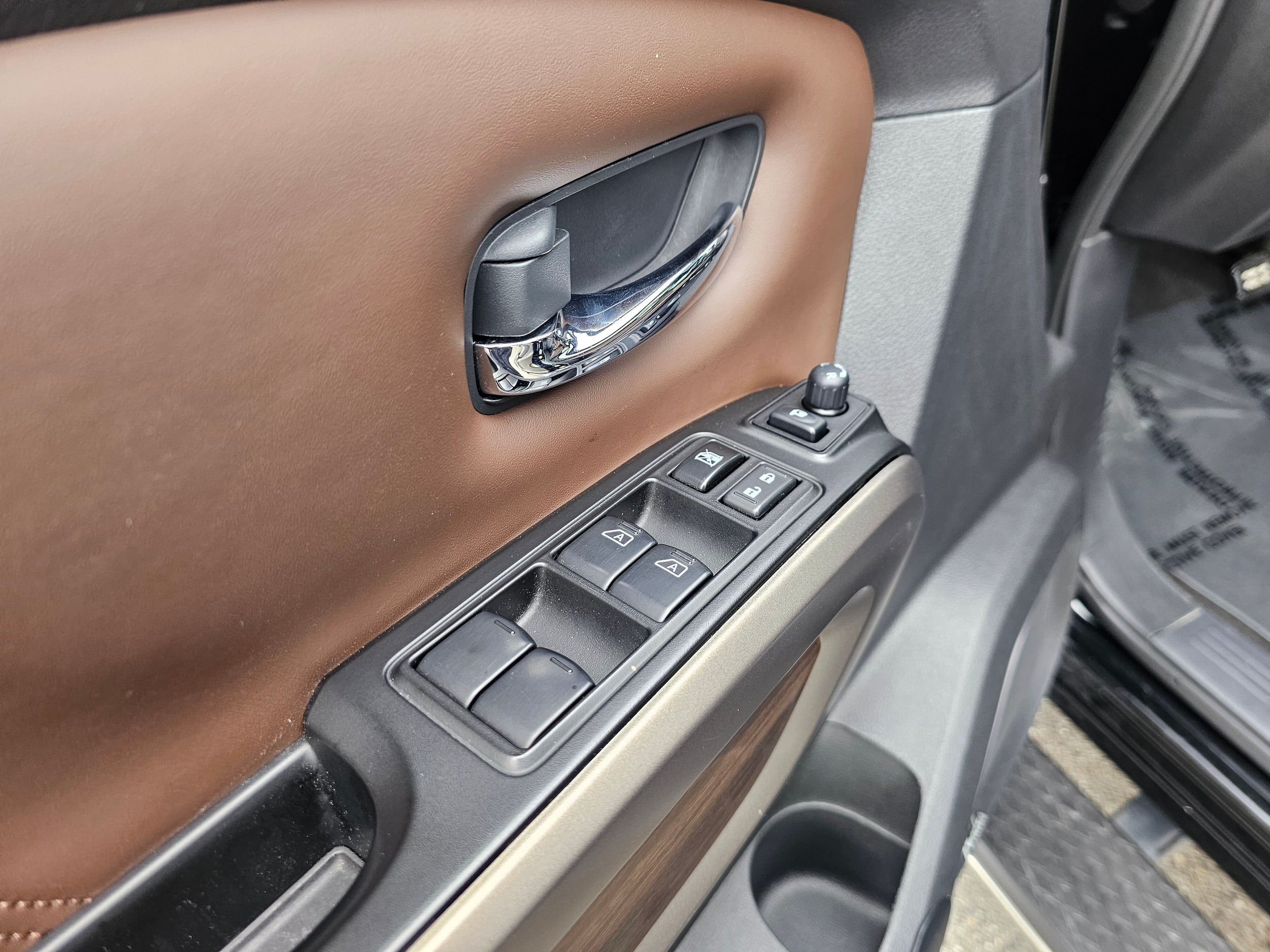 2024 Nissan Titan Platinum Reserve - Photo 28