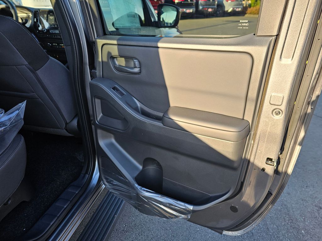 2026 Nissan Frontier SV - Photo 14