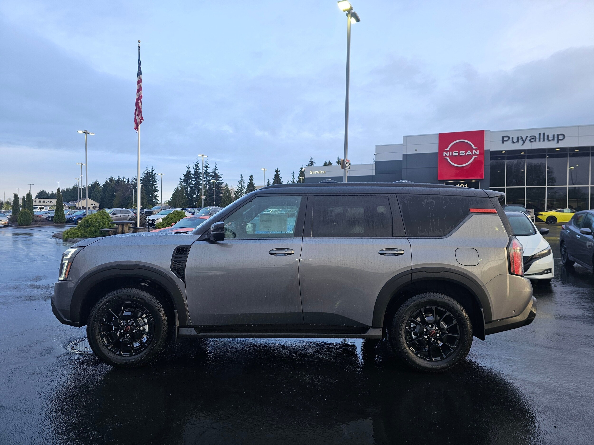 2025 Nissan Armada photo 2