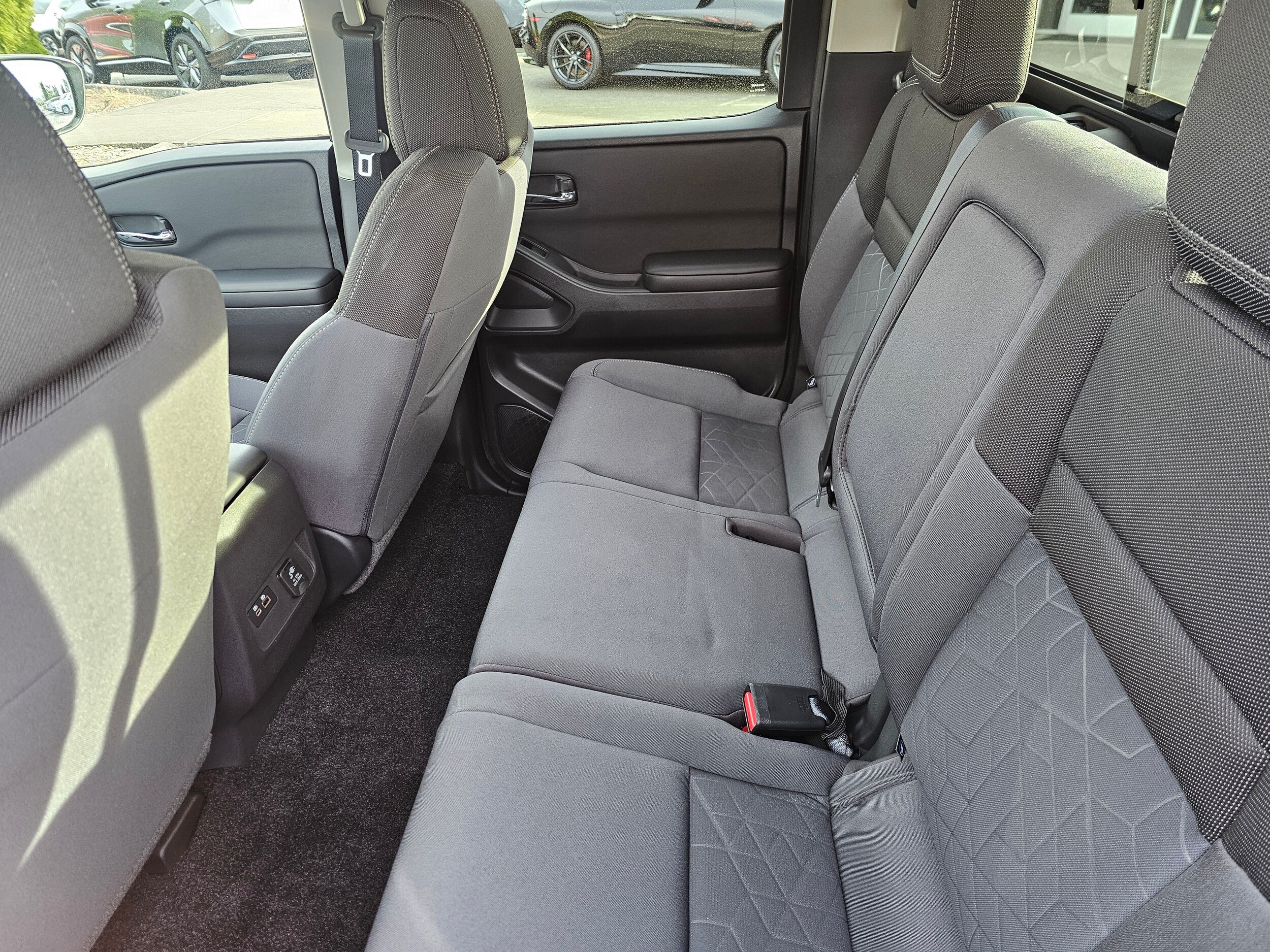 2025 Nissan Frontier SV - Photo 20