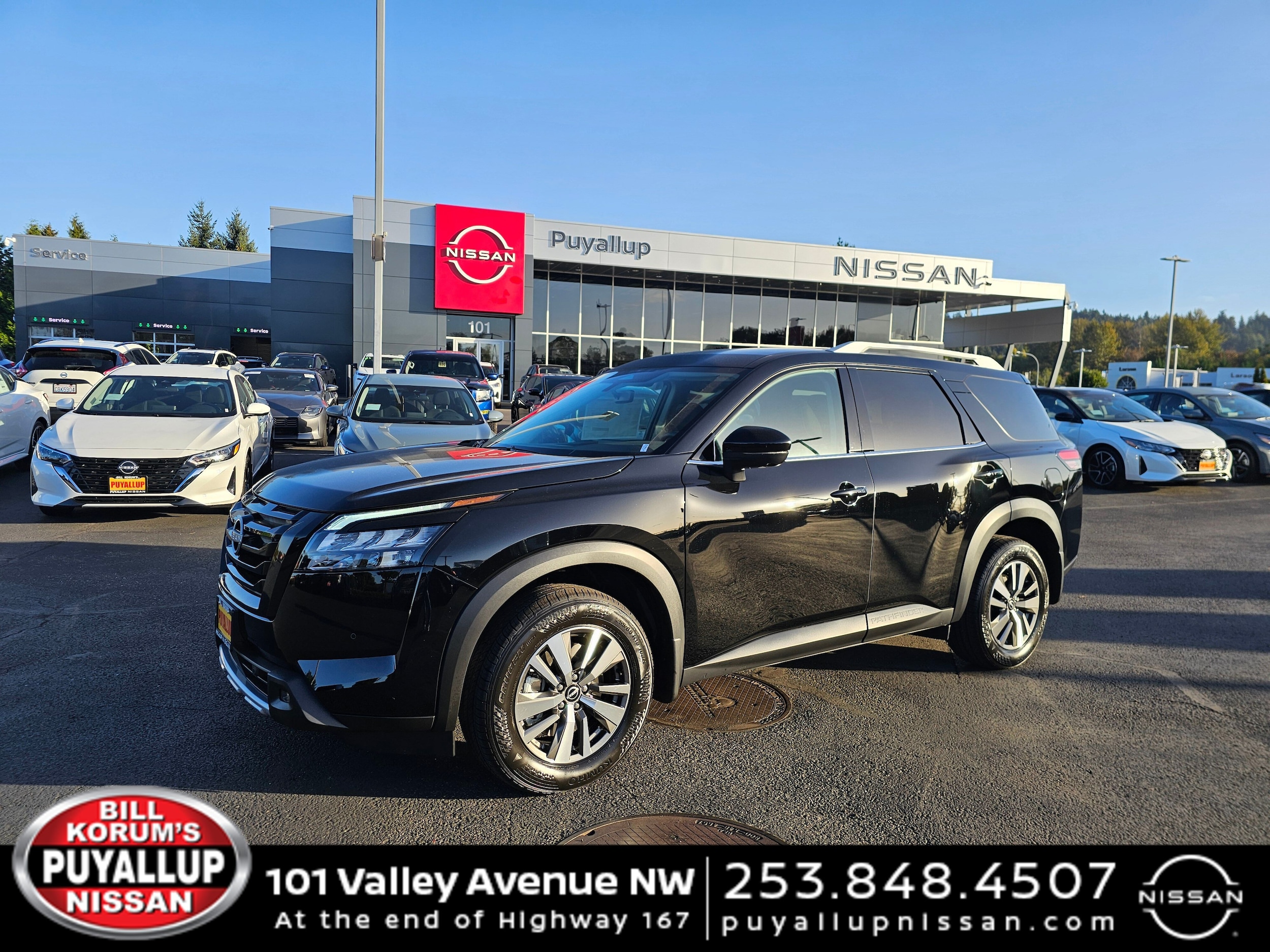 2025 Nissan Pathfinder SL's photo